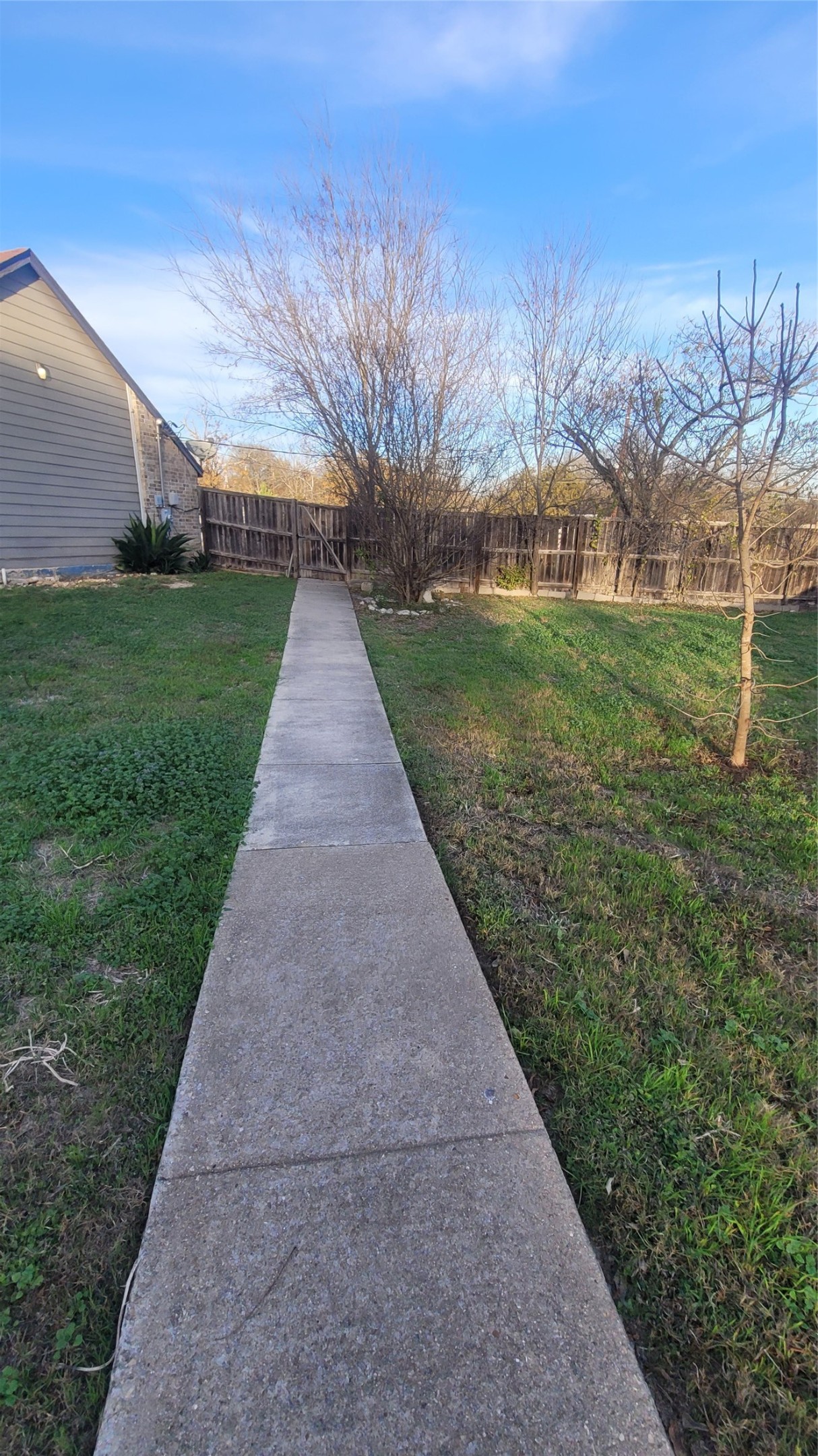main property photo 18