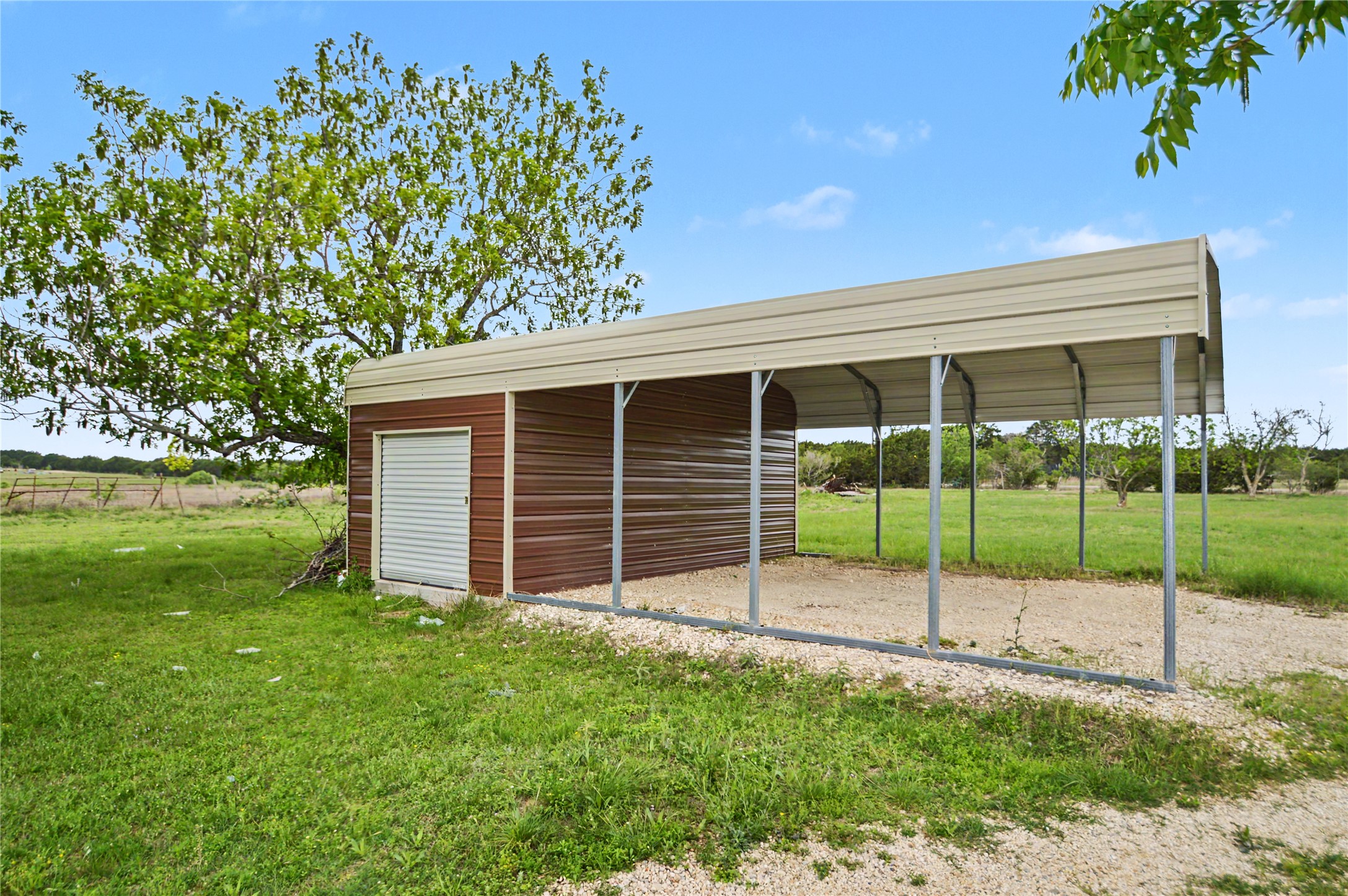 main property photo 32