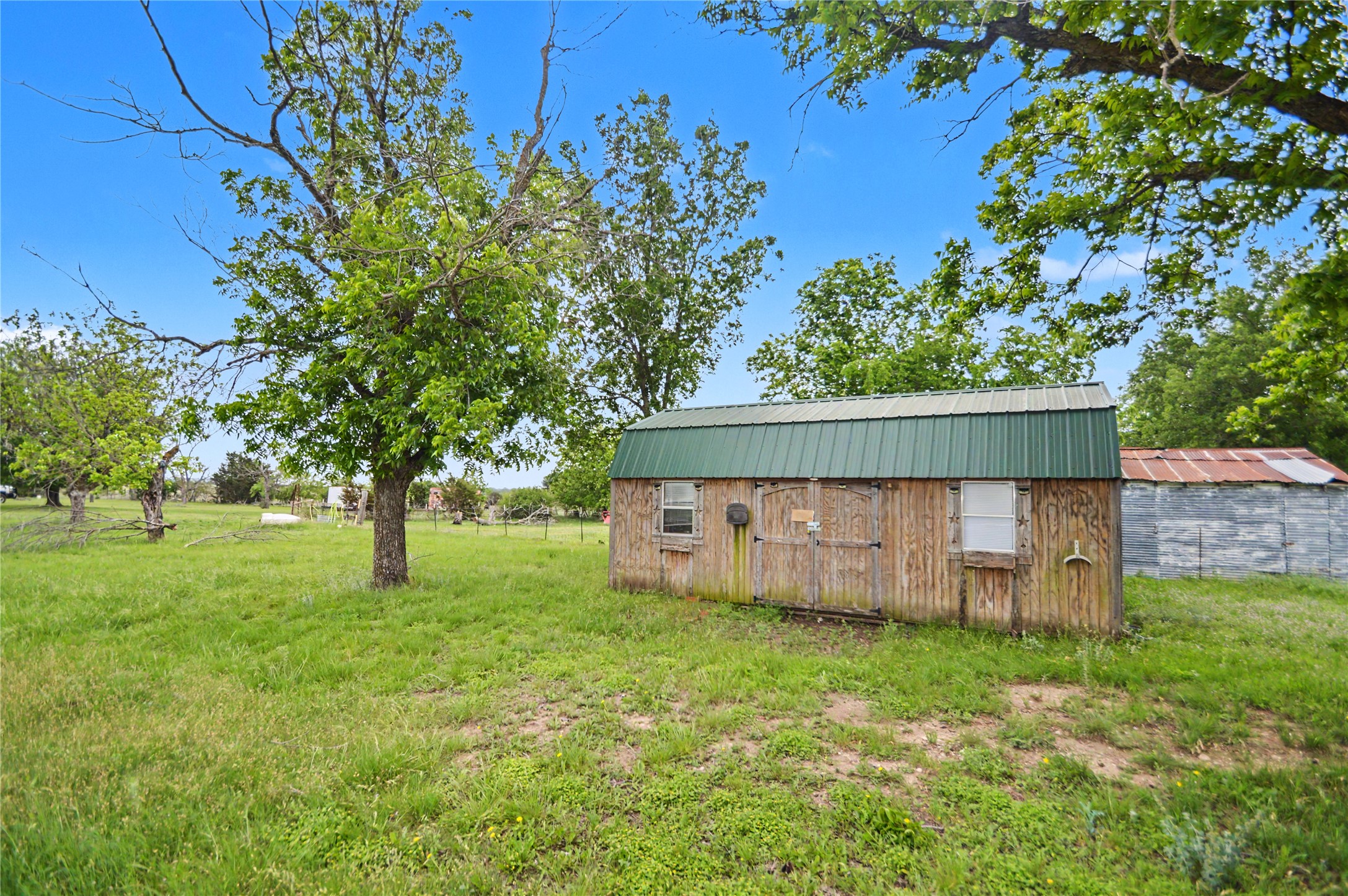 main property photo 33