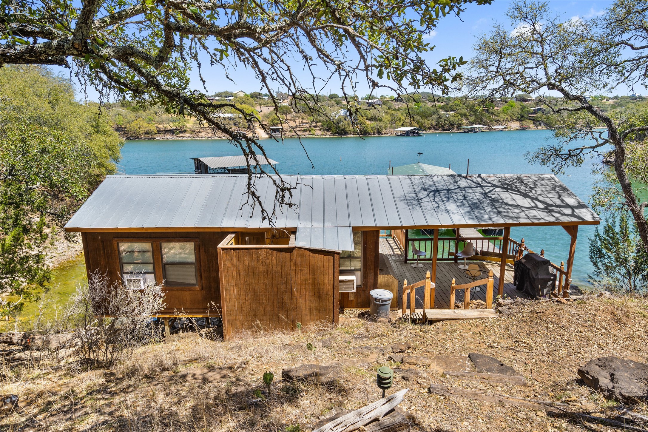 main property photo 18