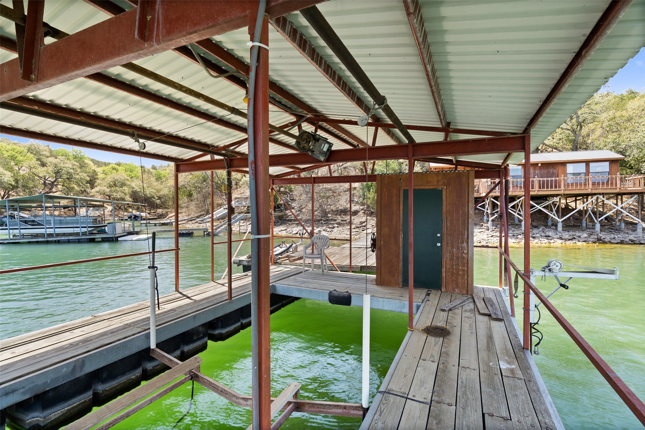 main property photo 28