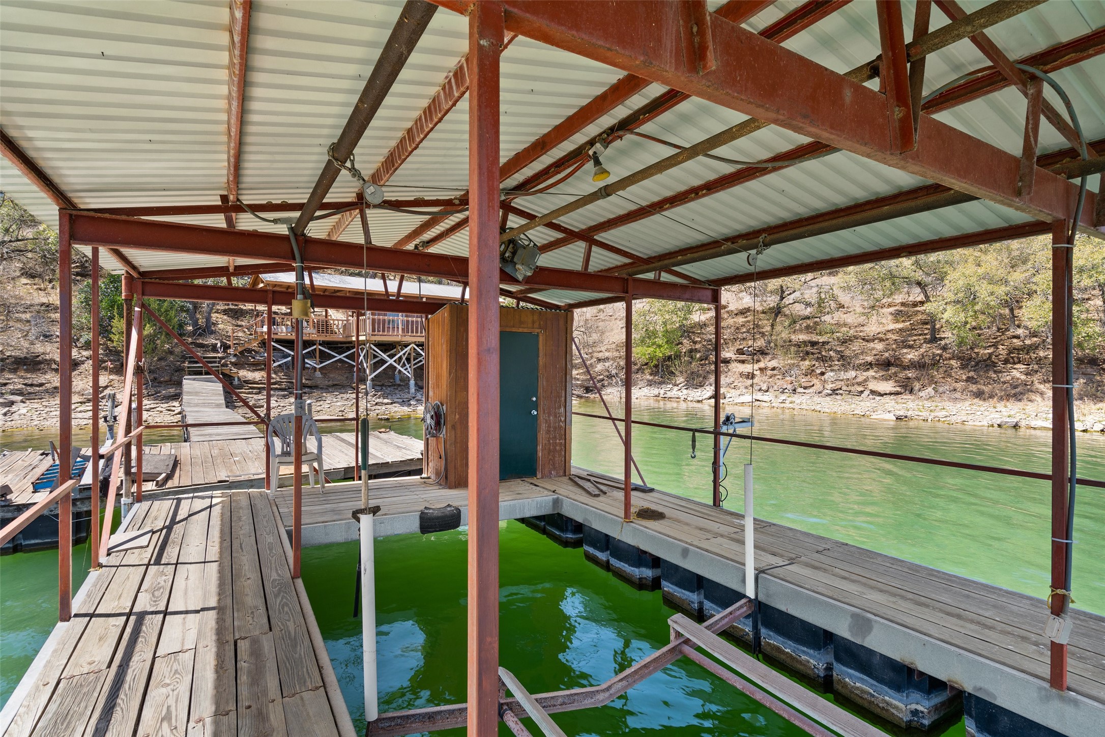 main property photo 29