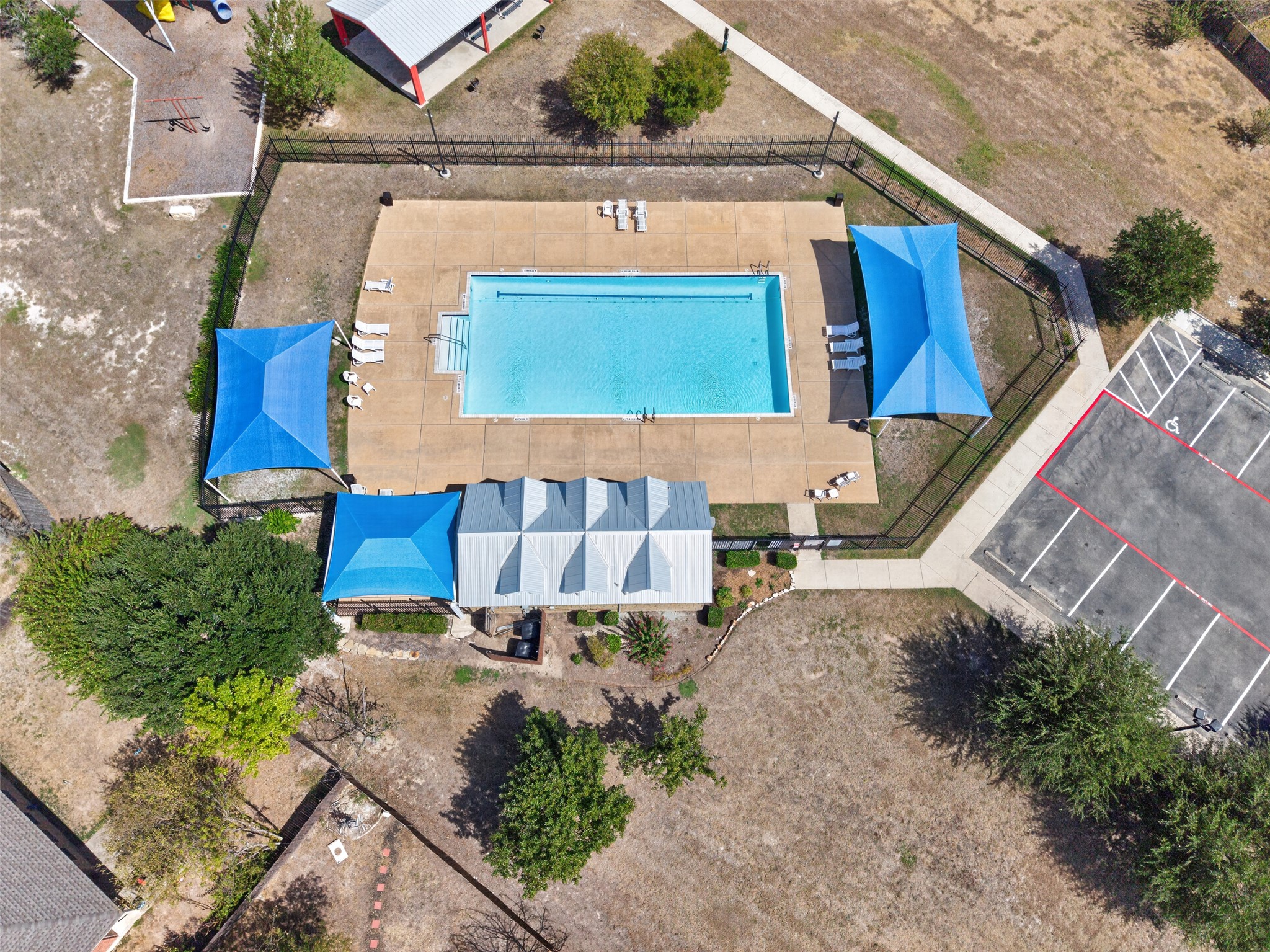 main property photo 37