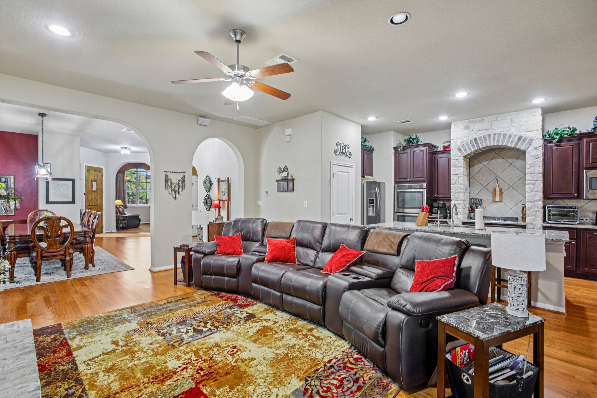 main property photo 13