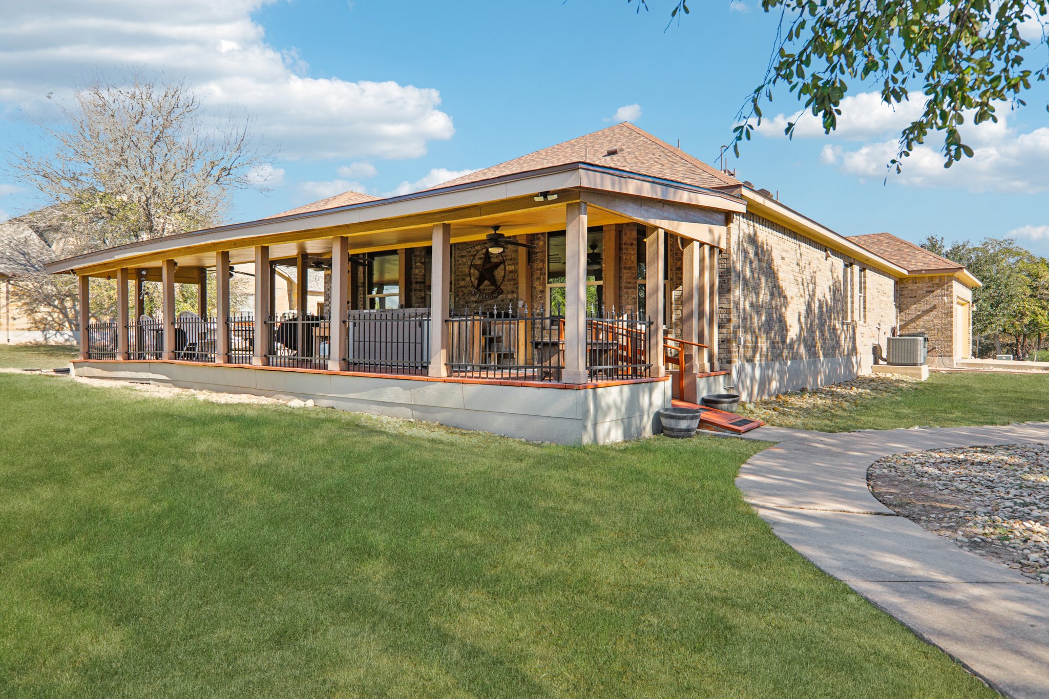 main property photo 6