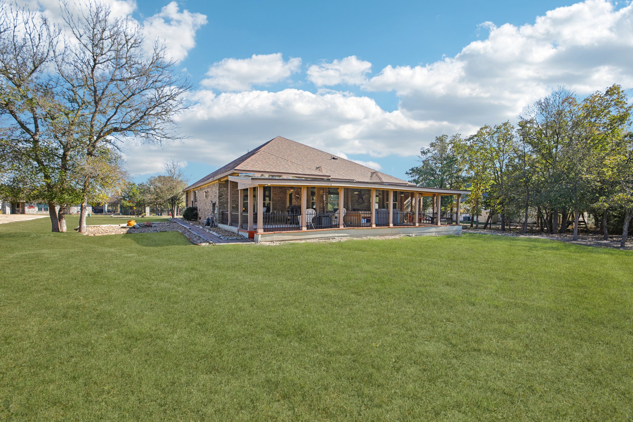 main property photo 7