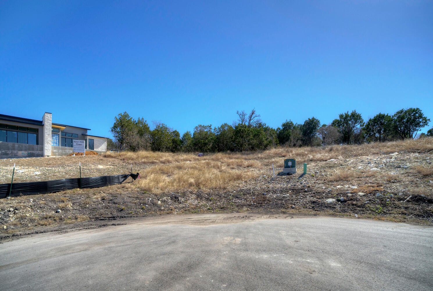 main property photo 8