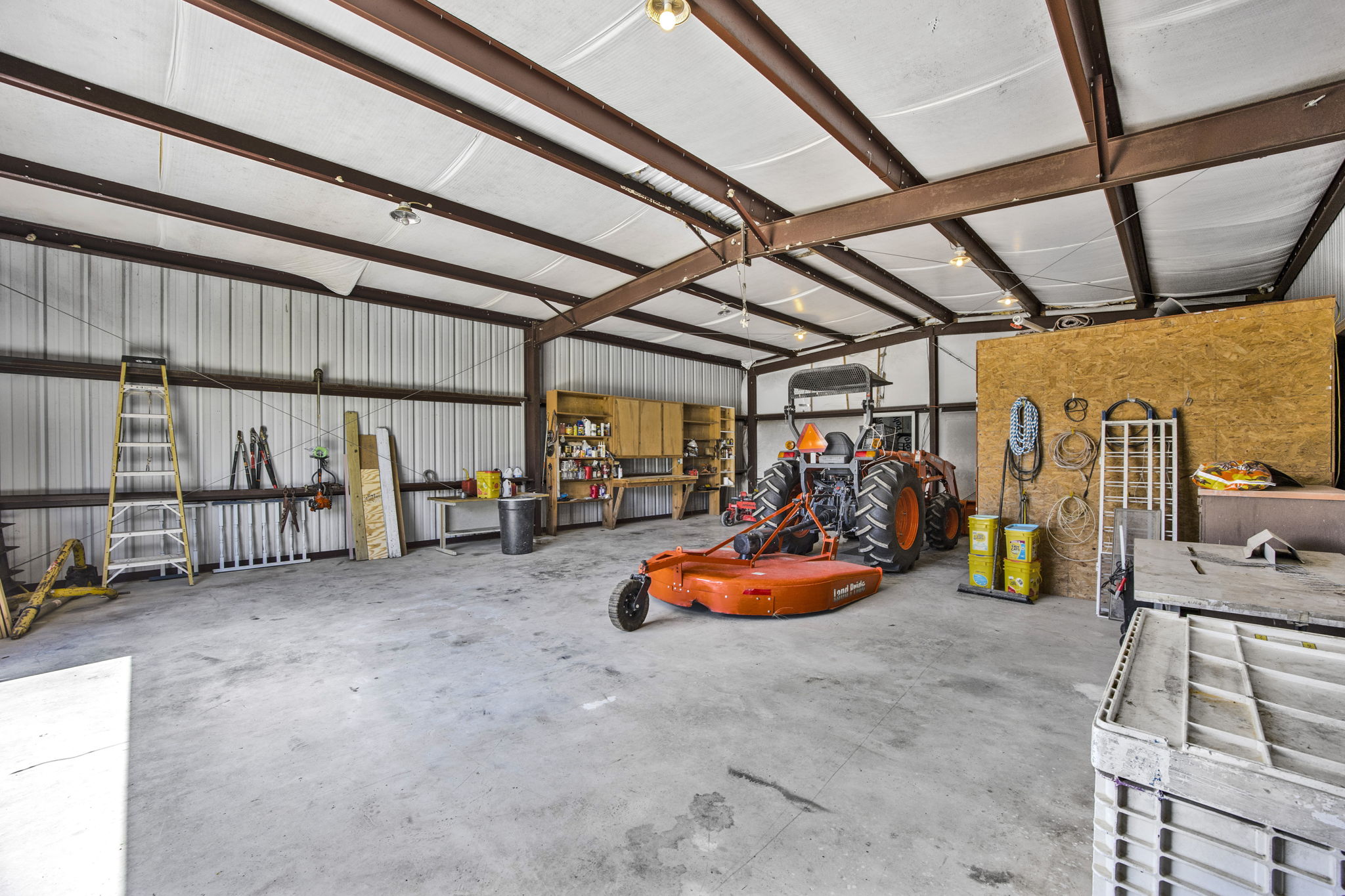 main property photo 28
