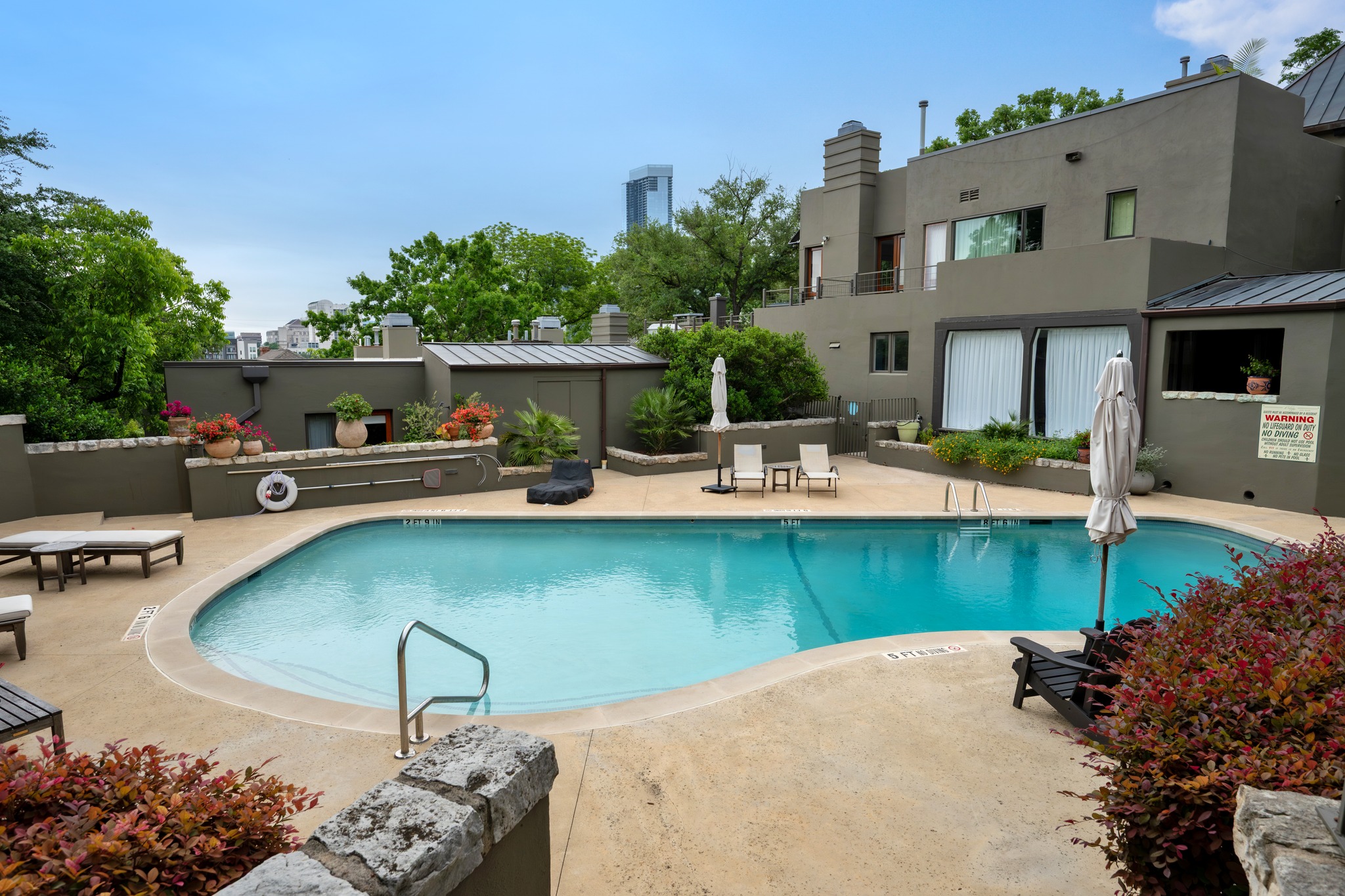 main property photo 18