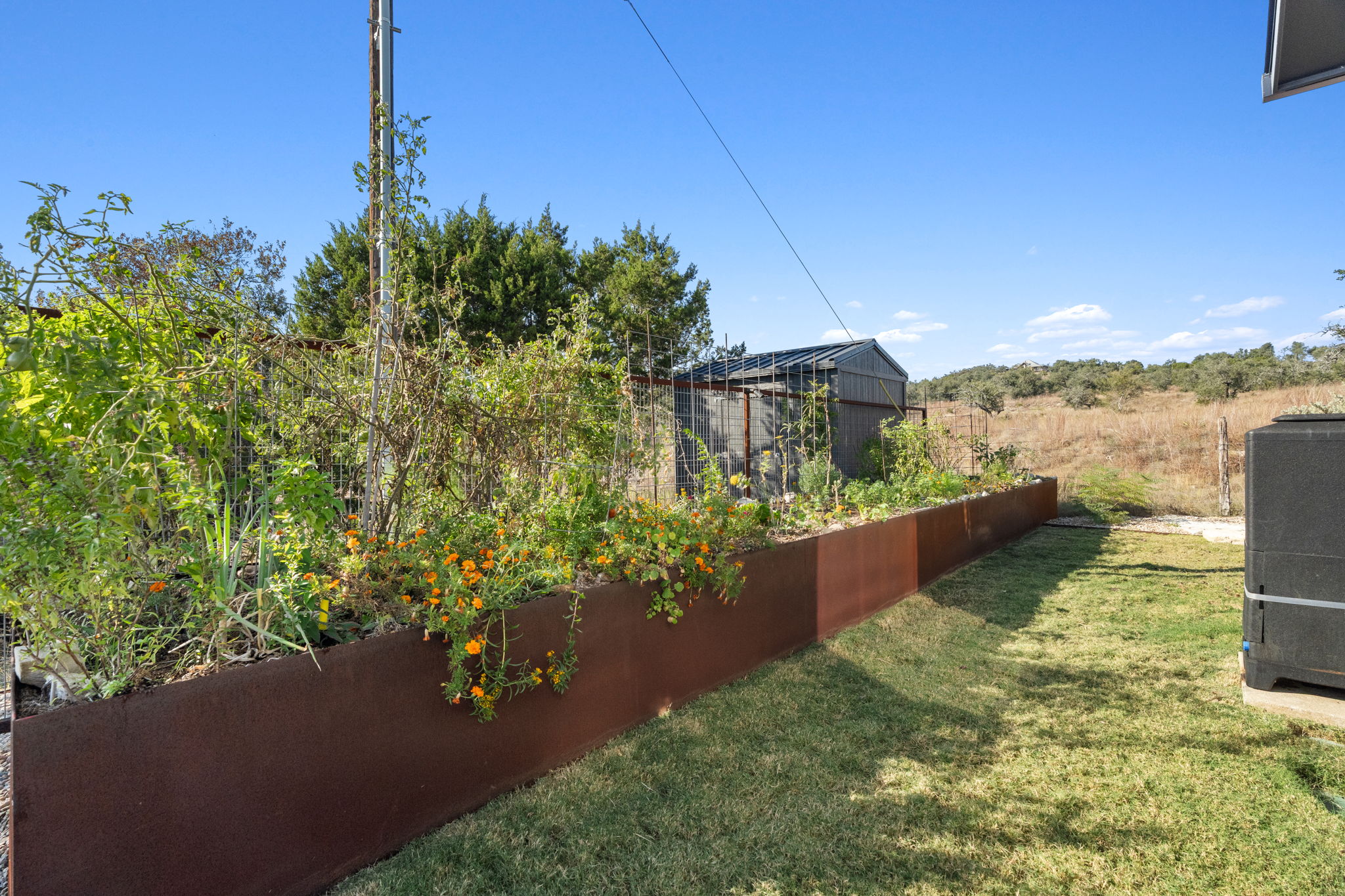 main property photo 34