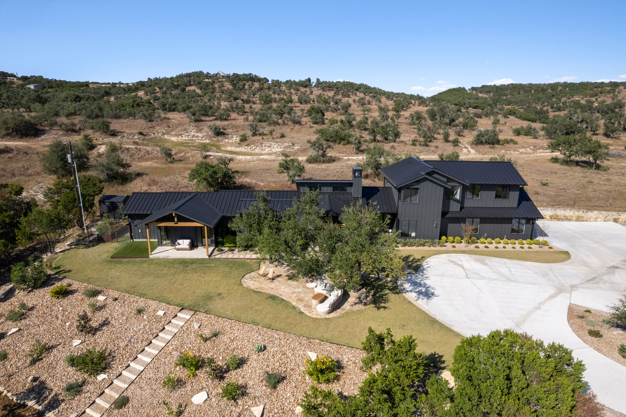 main property photo 37
