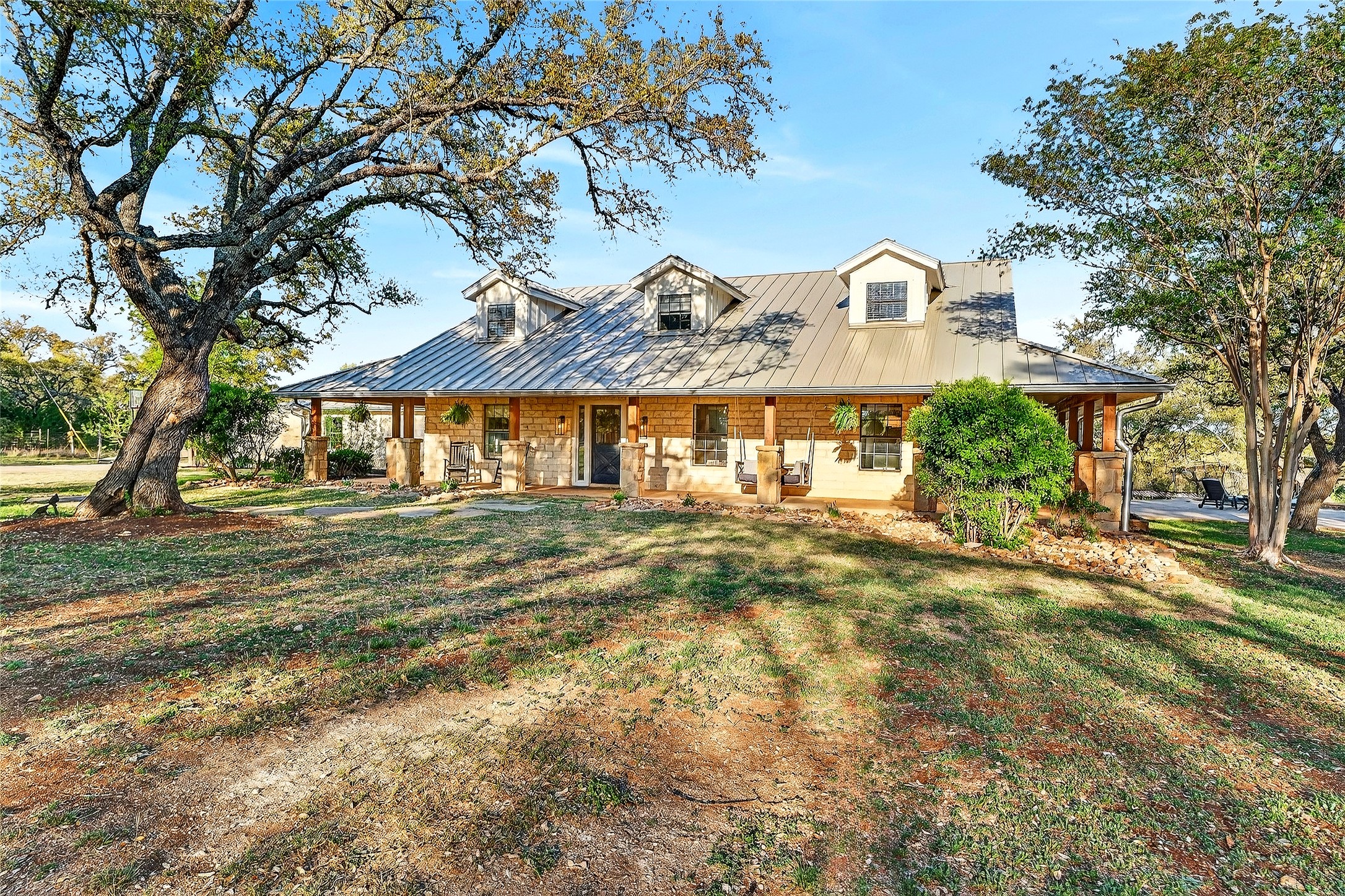 main property photo 2