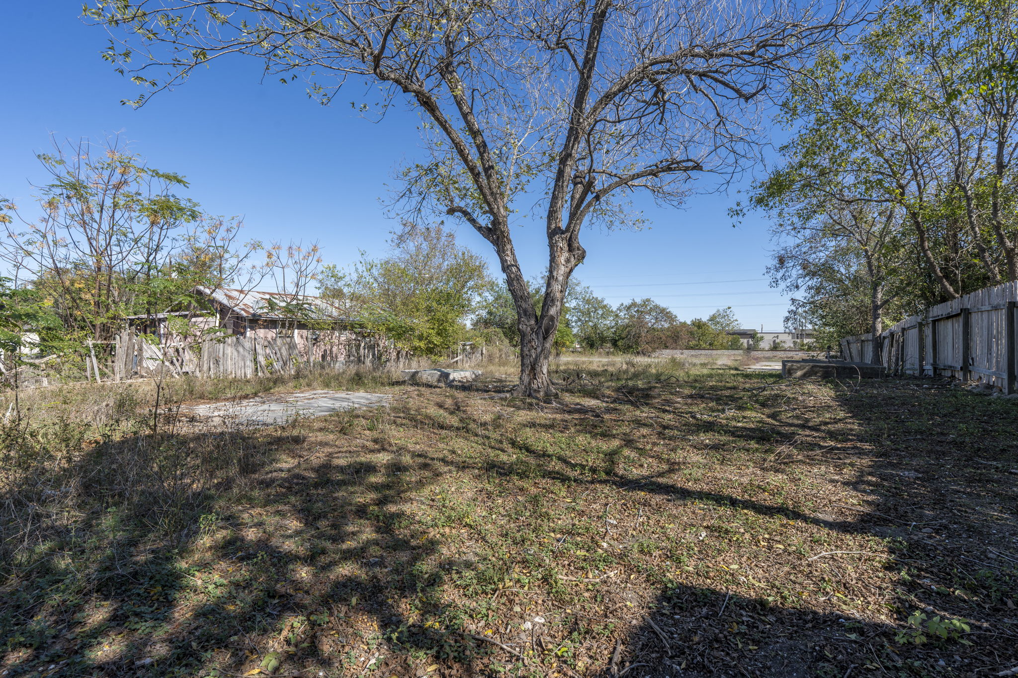 main property photo 25