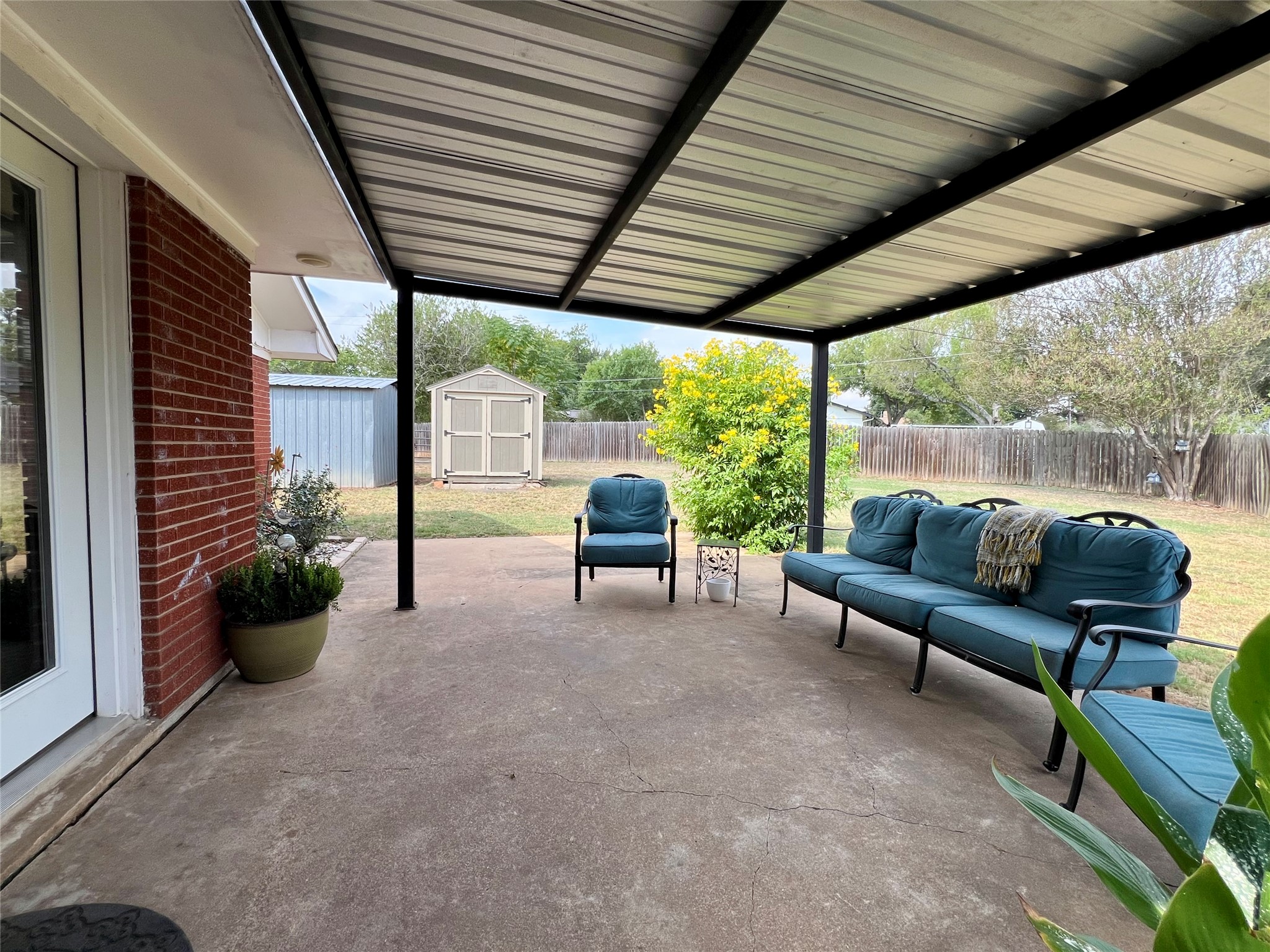 main property photo 19