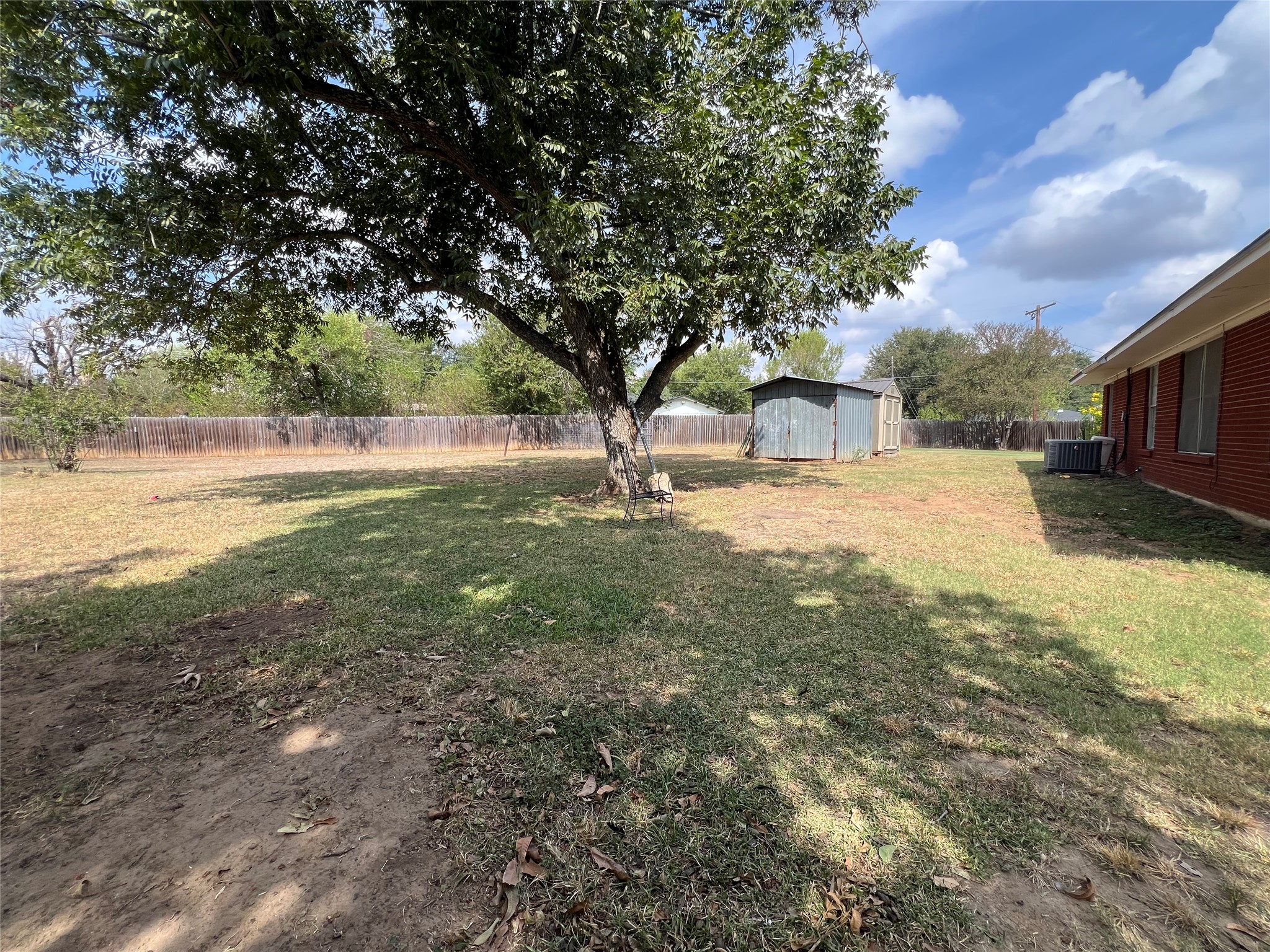 main property photo 23