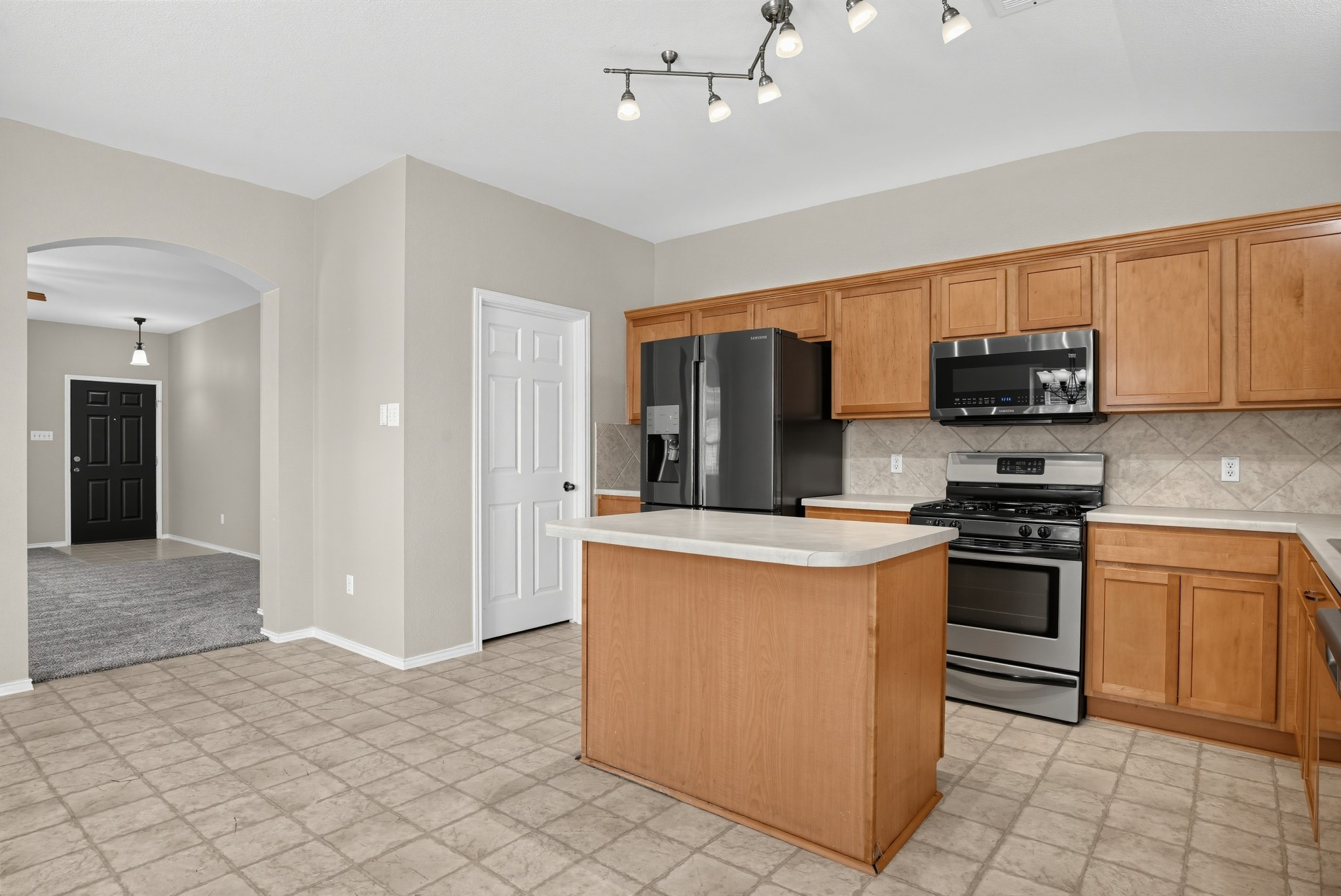 main property photo 12