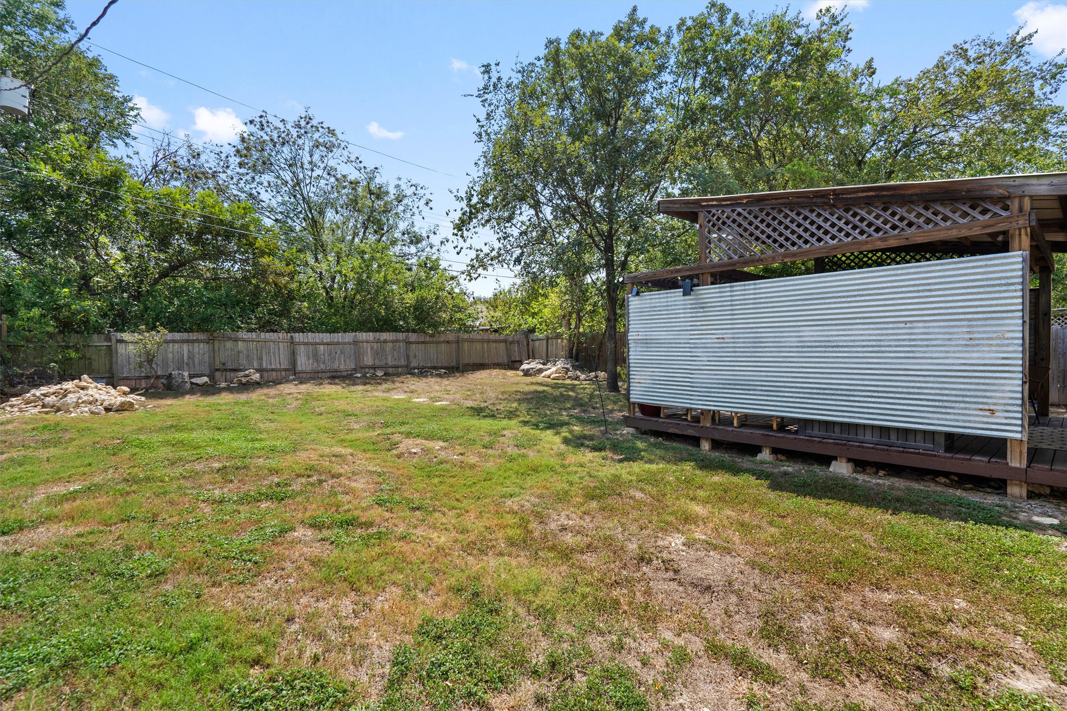 main property photo 28