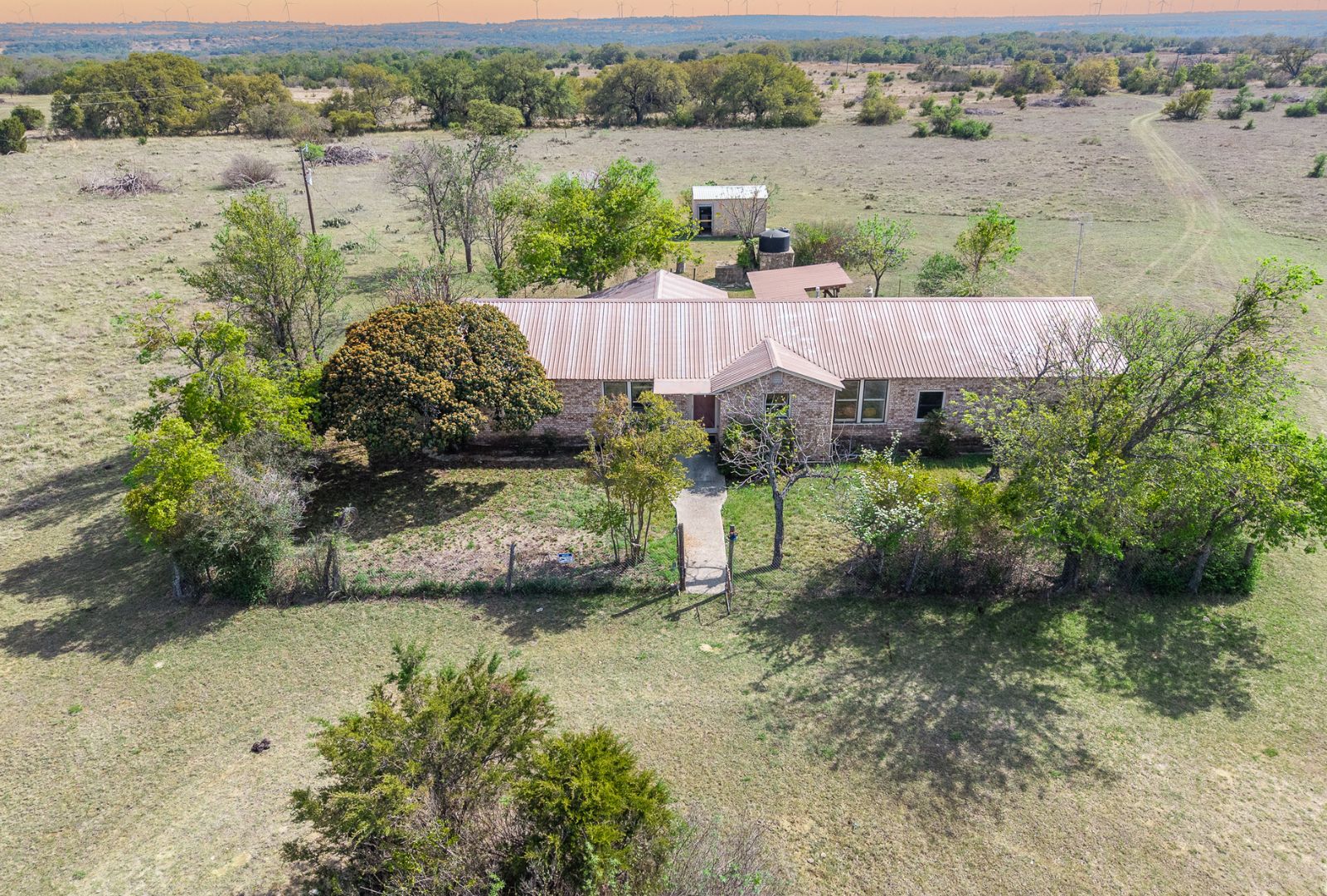 main property photo 10