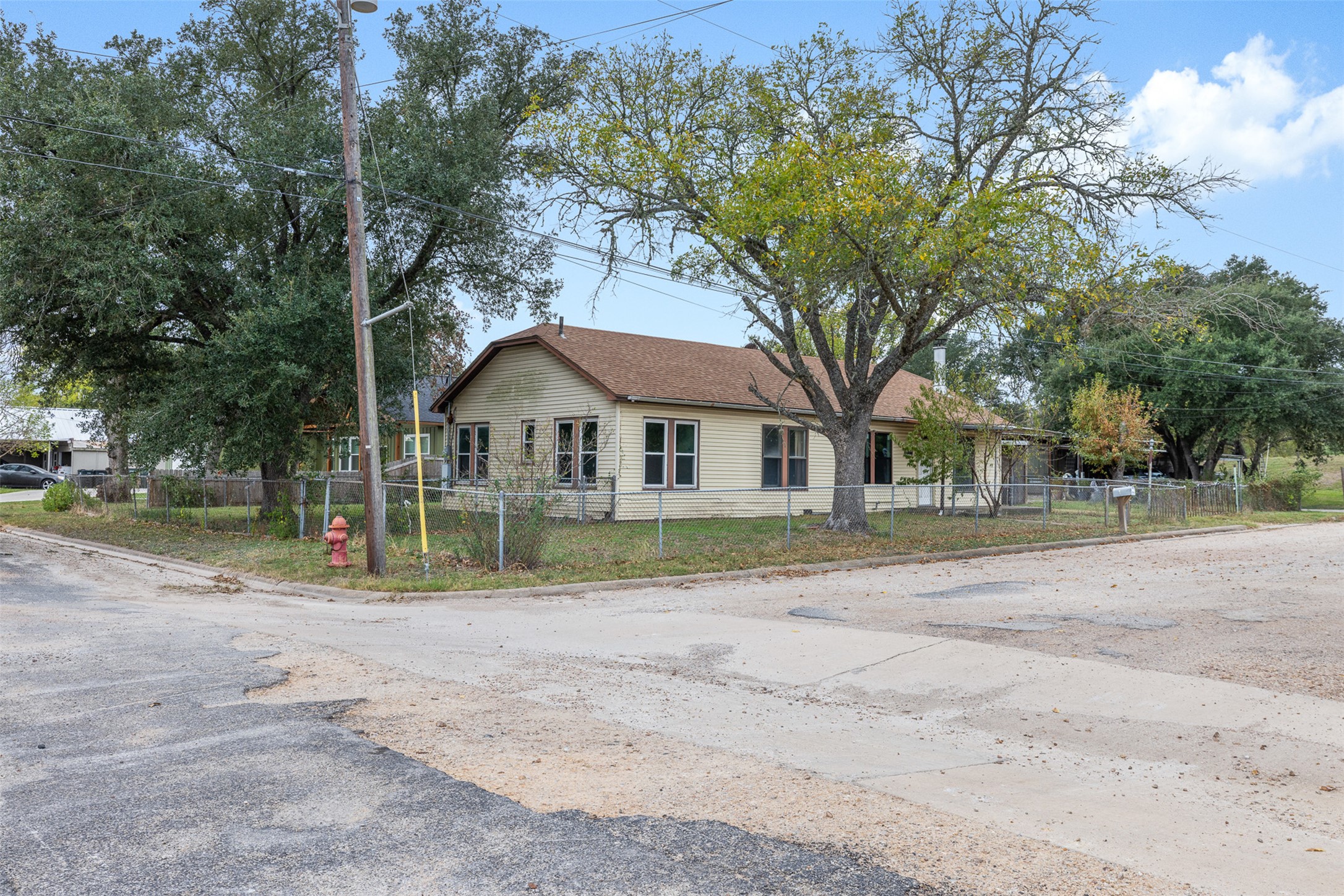 main property photo 18