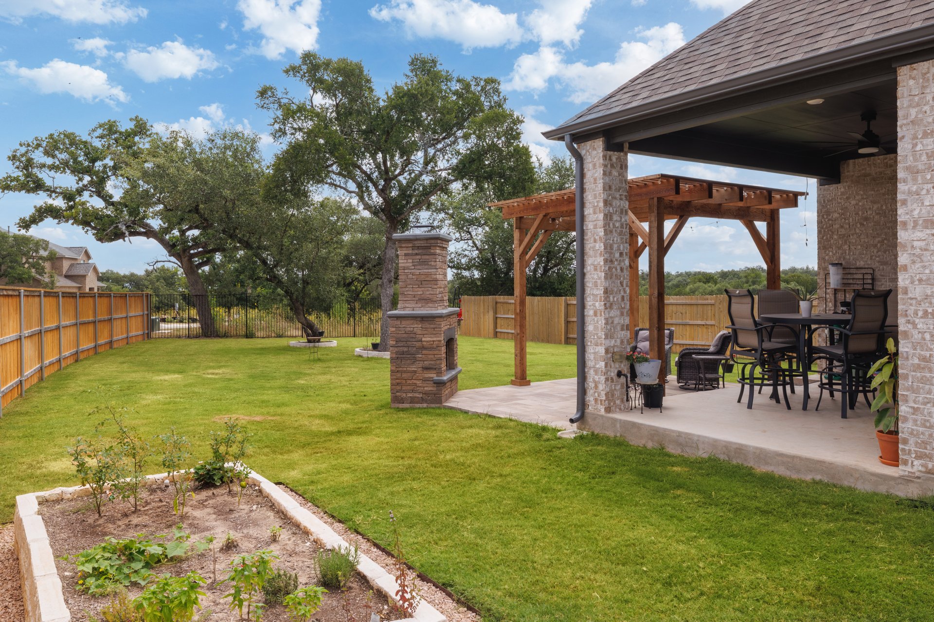 main property photo 29
