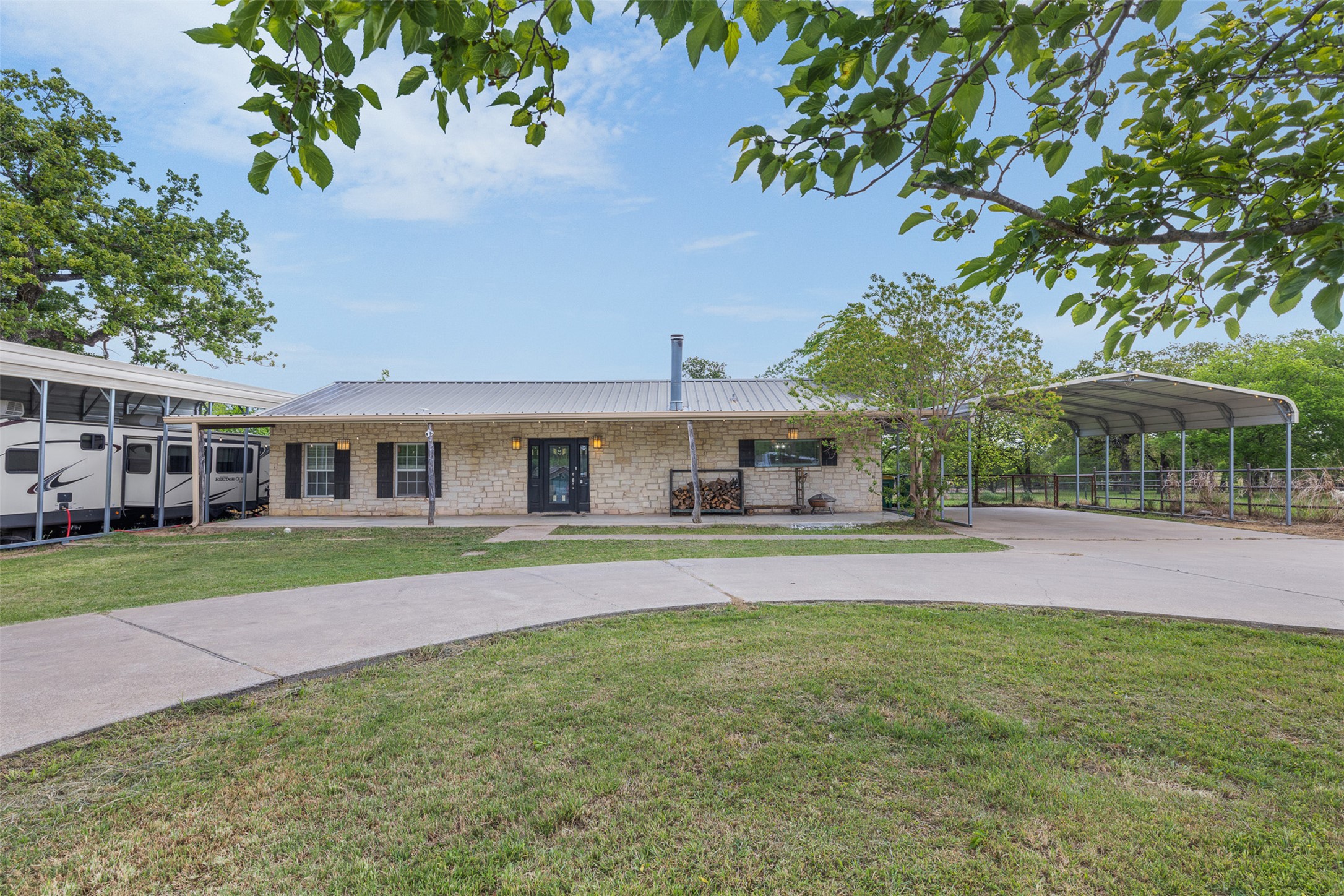 main property photo 11