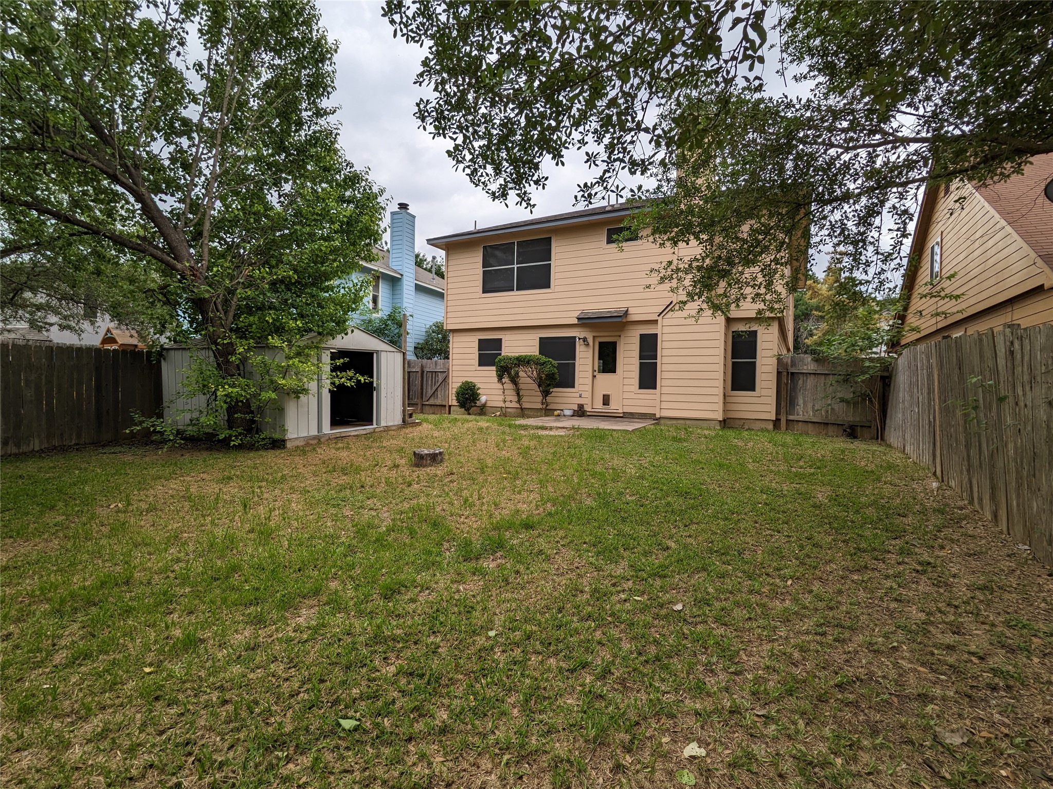 main property photo 28