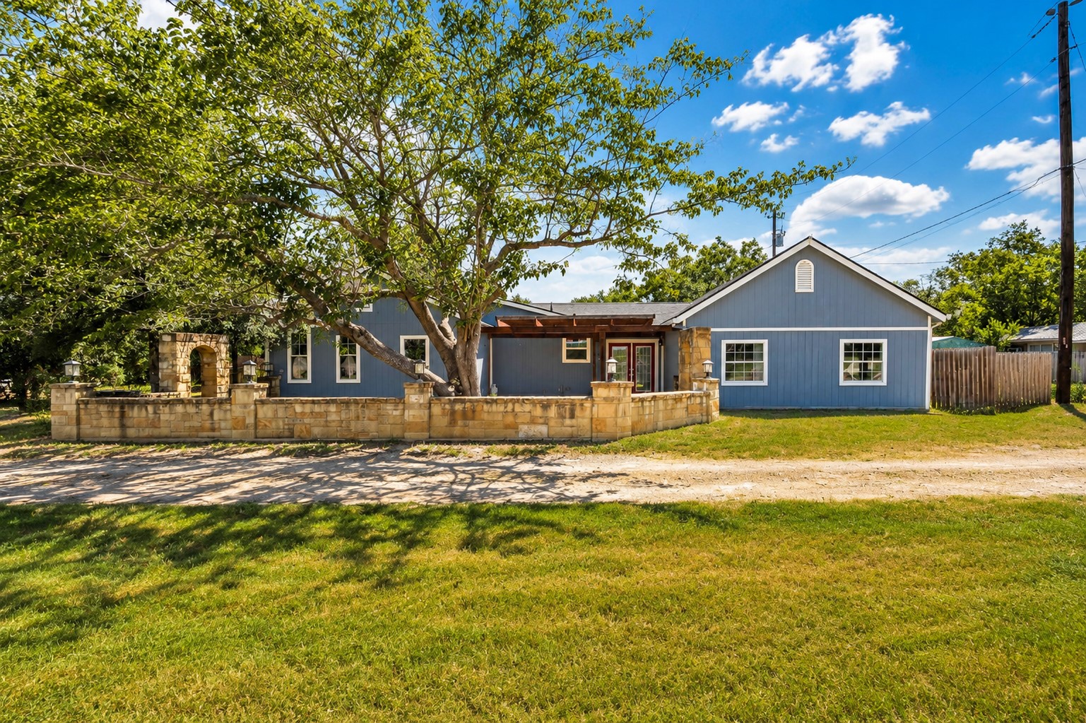 main property photo 1