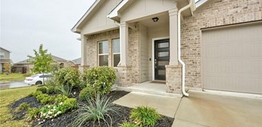 image of property with 4 Bed | 2 Bath | 1,926 Sqft