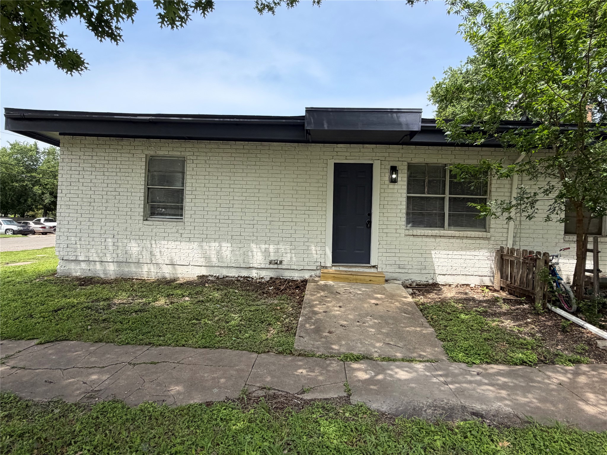 main property photo 18