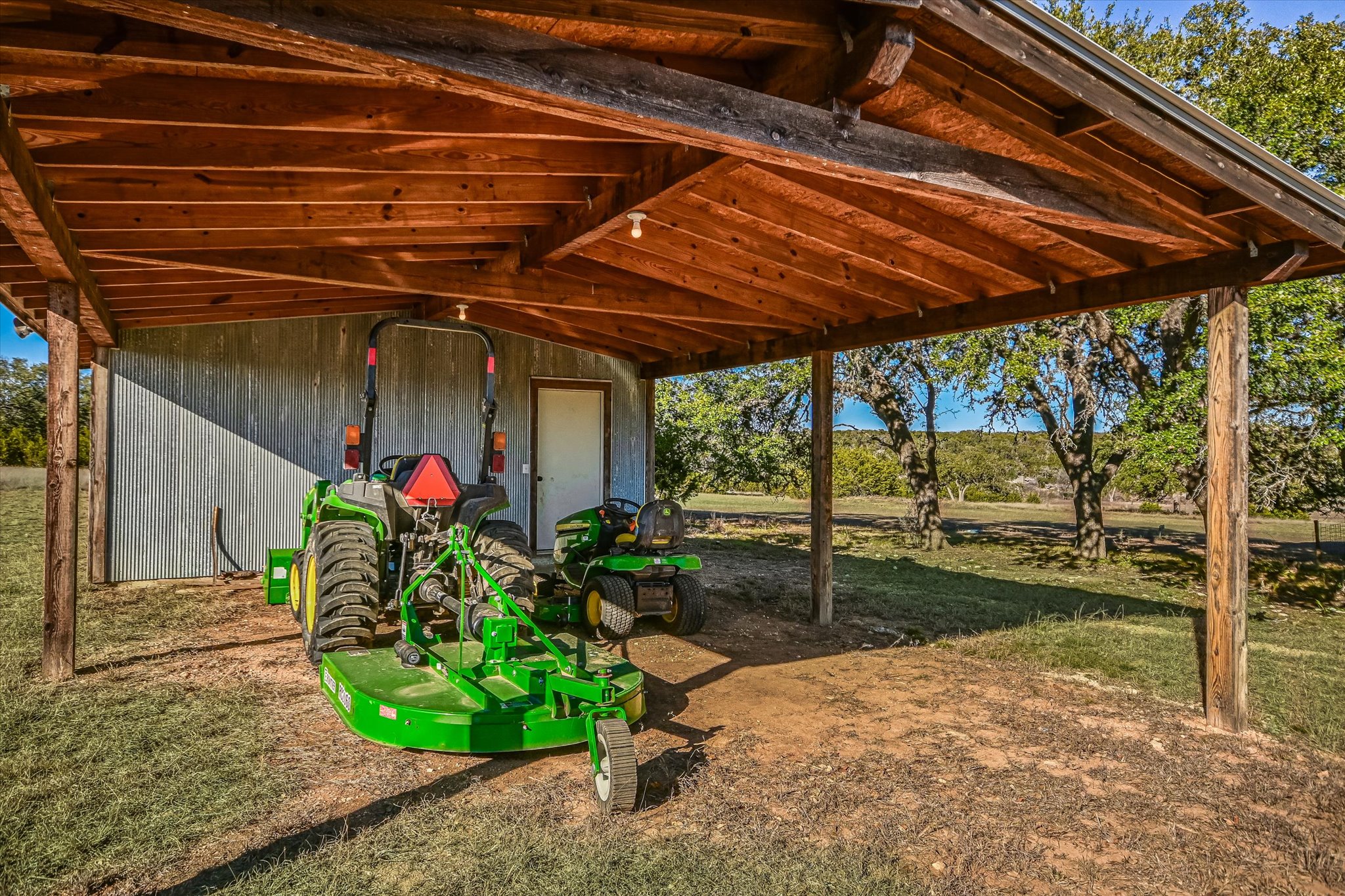 main property photo 17