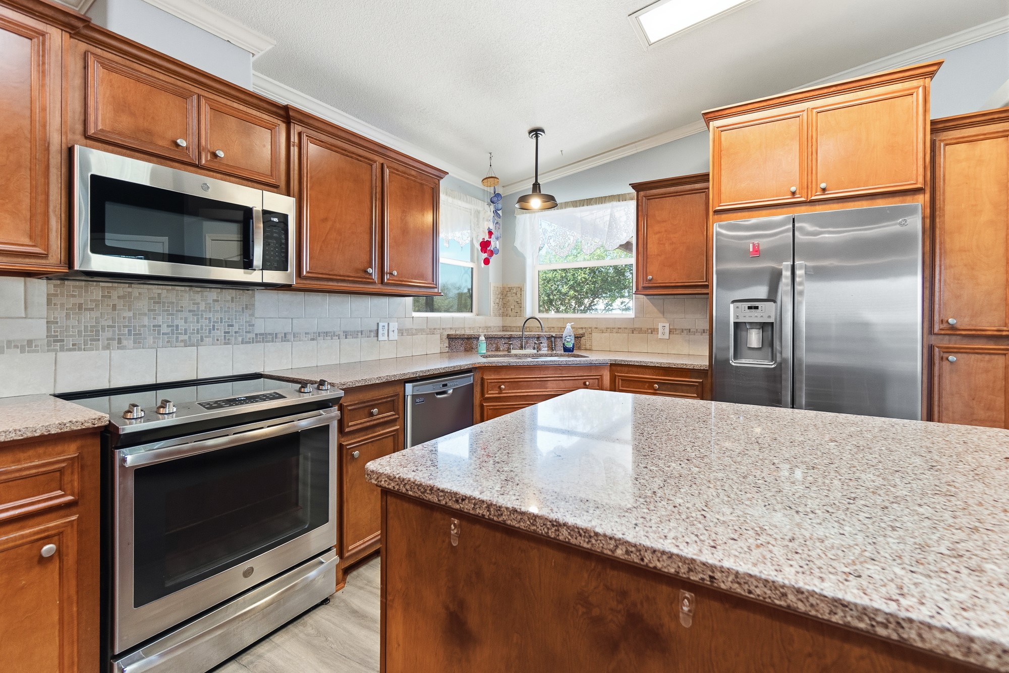 main property photo 18