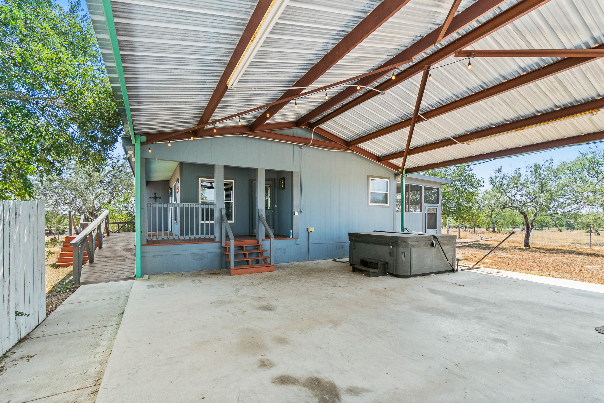 main property photo 37