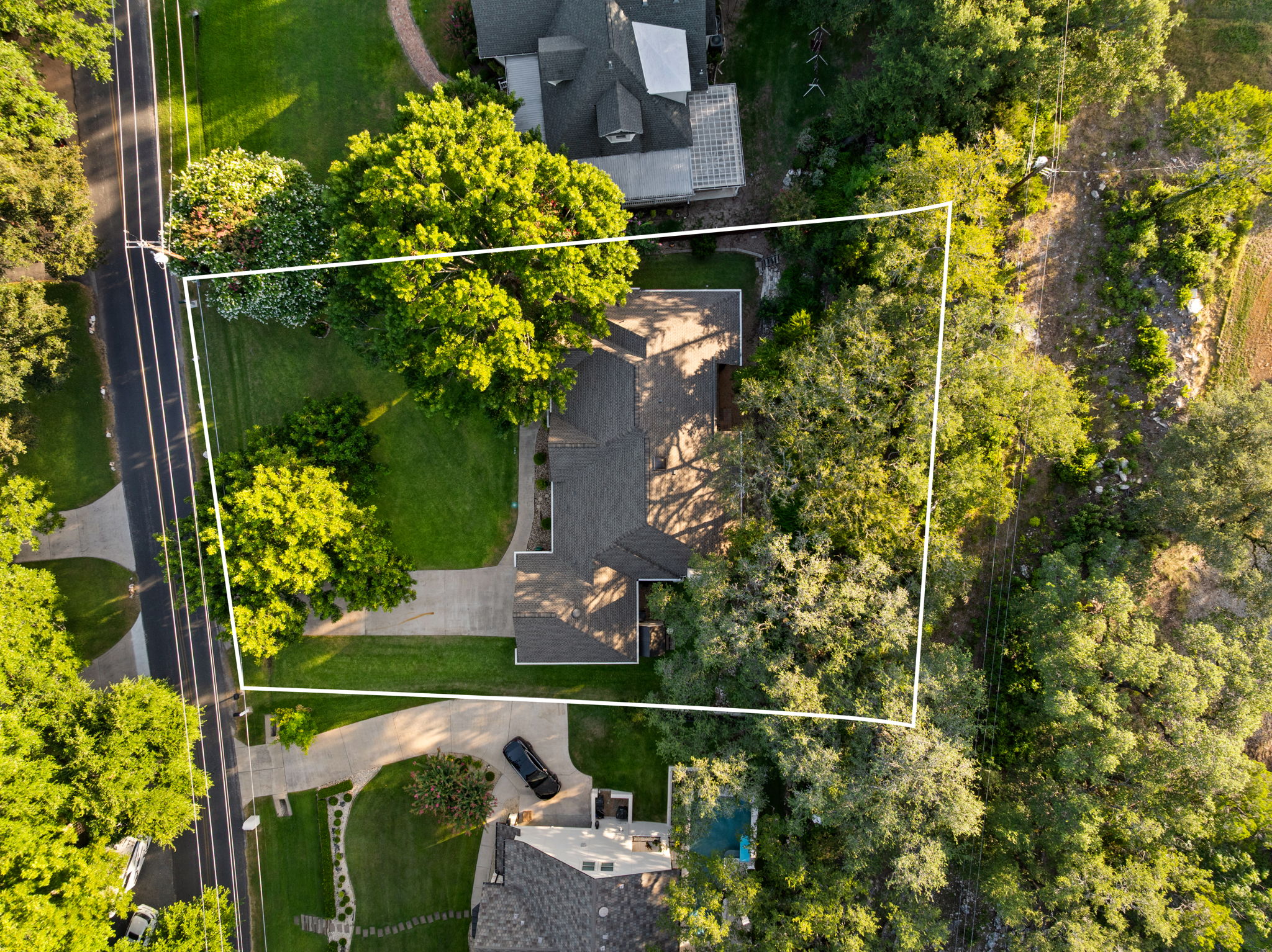 main property photo 28