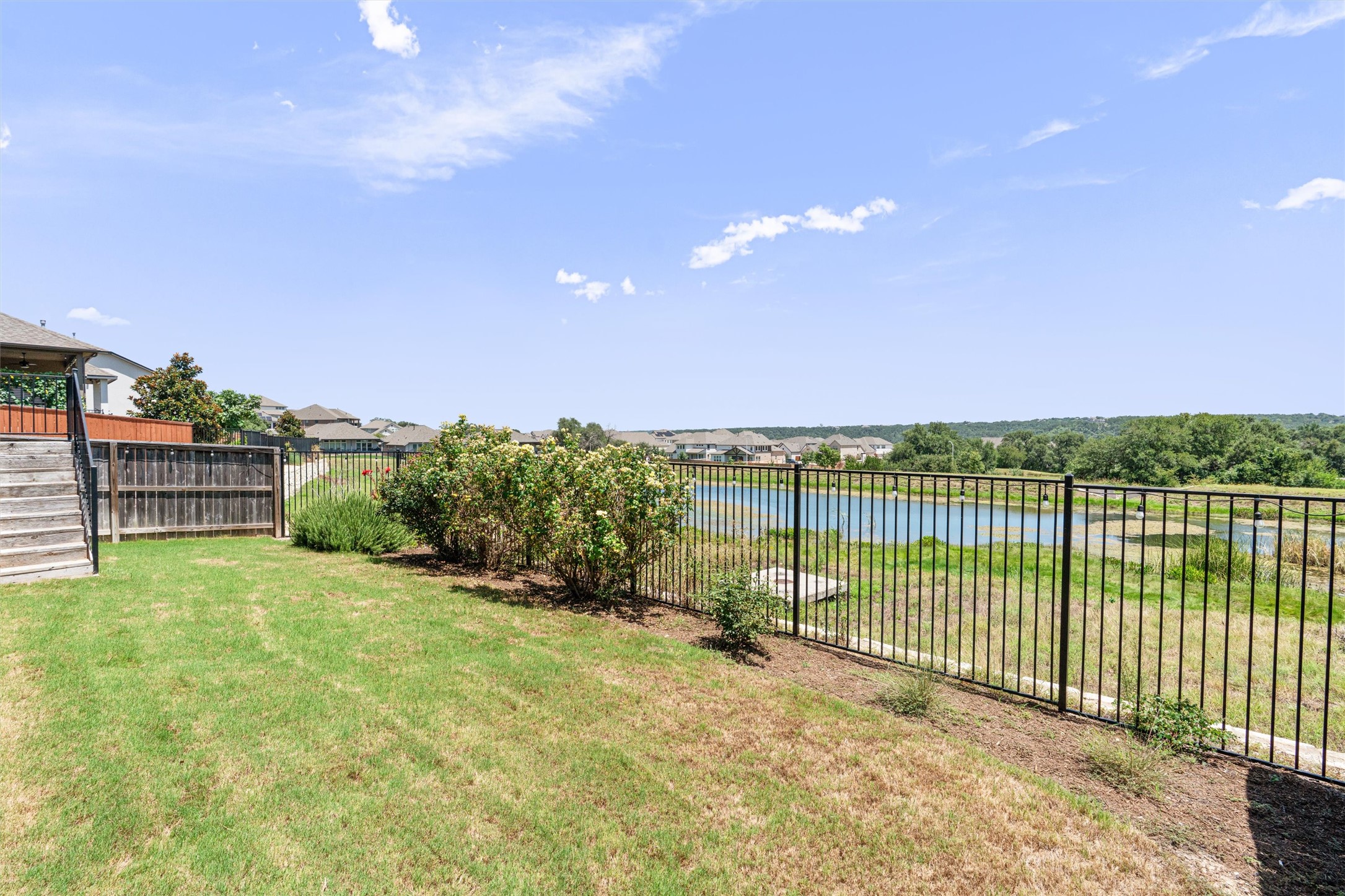 main property photo 31
