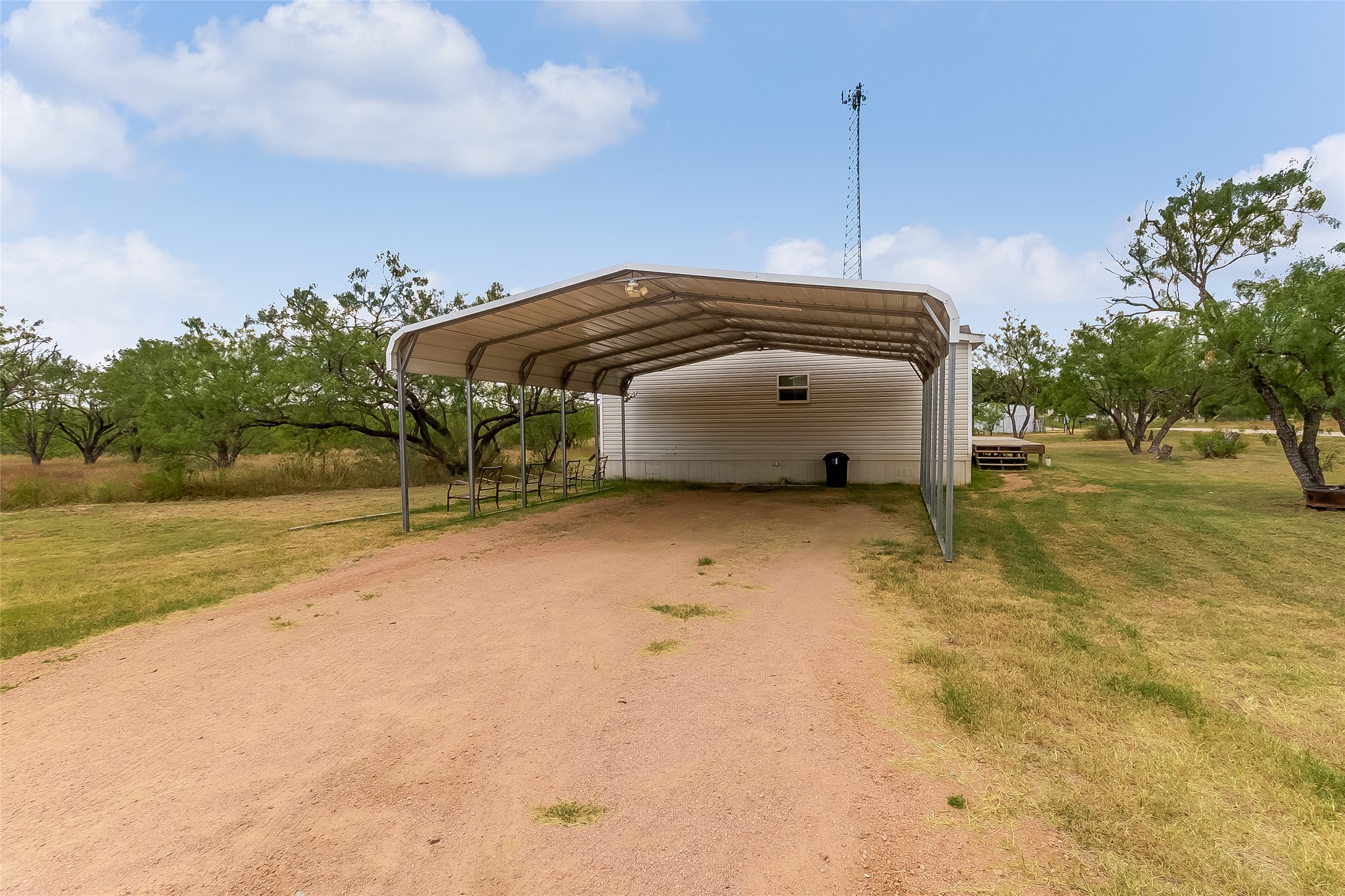 main property photo 14