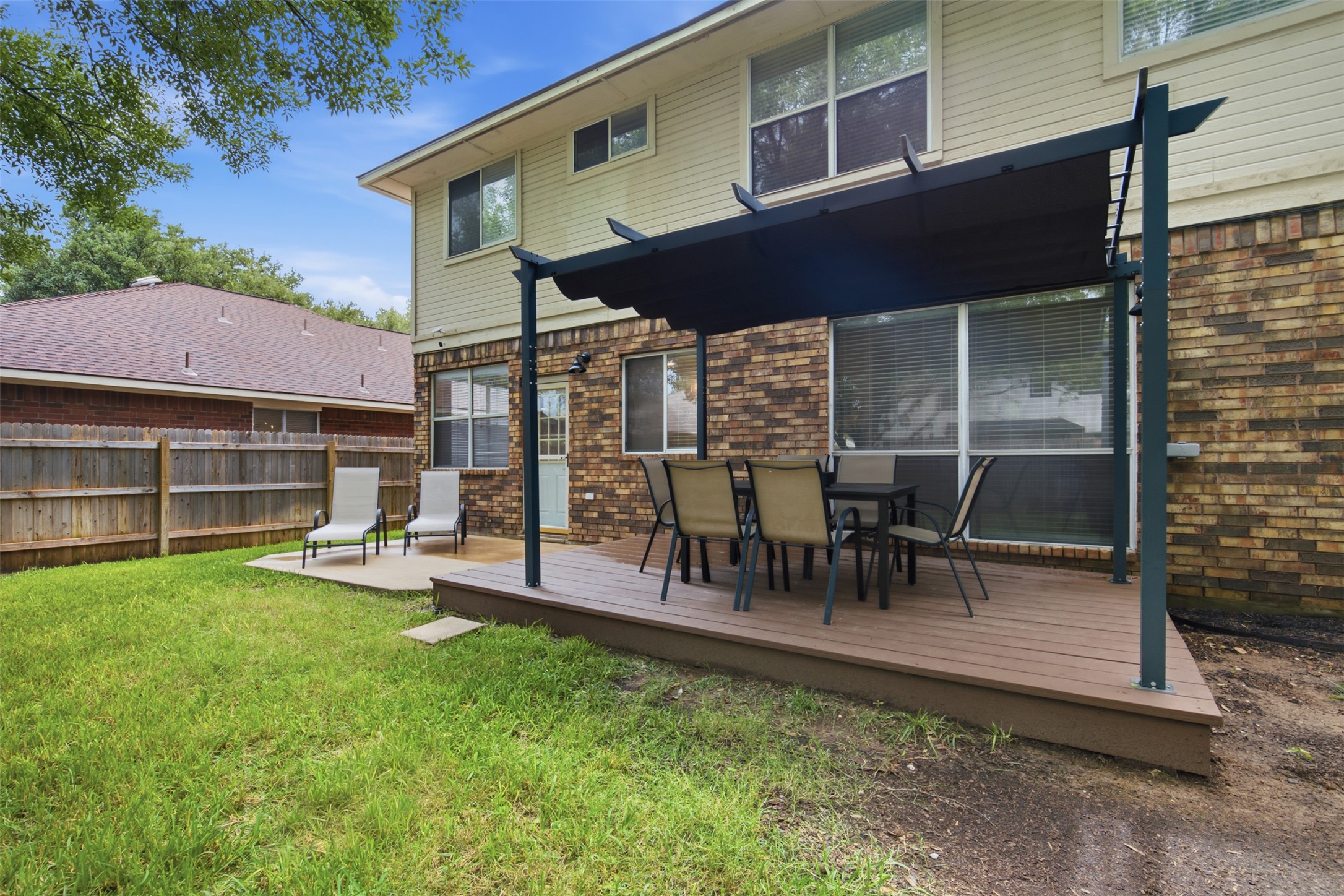 main property photo 23