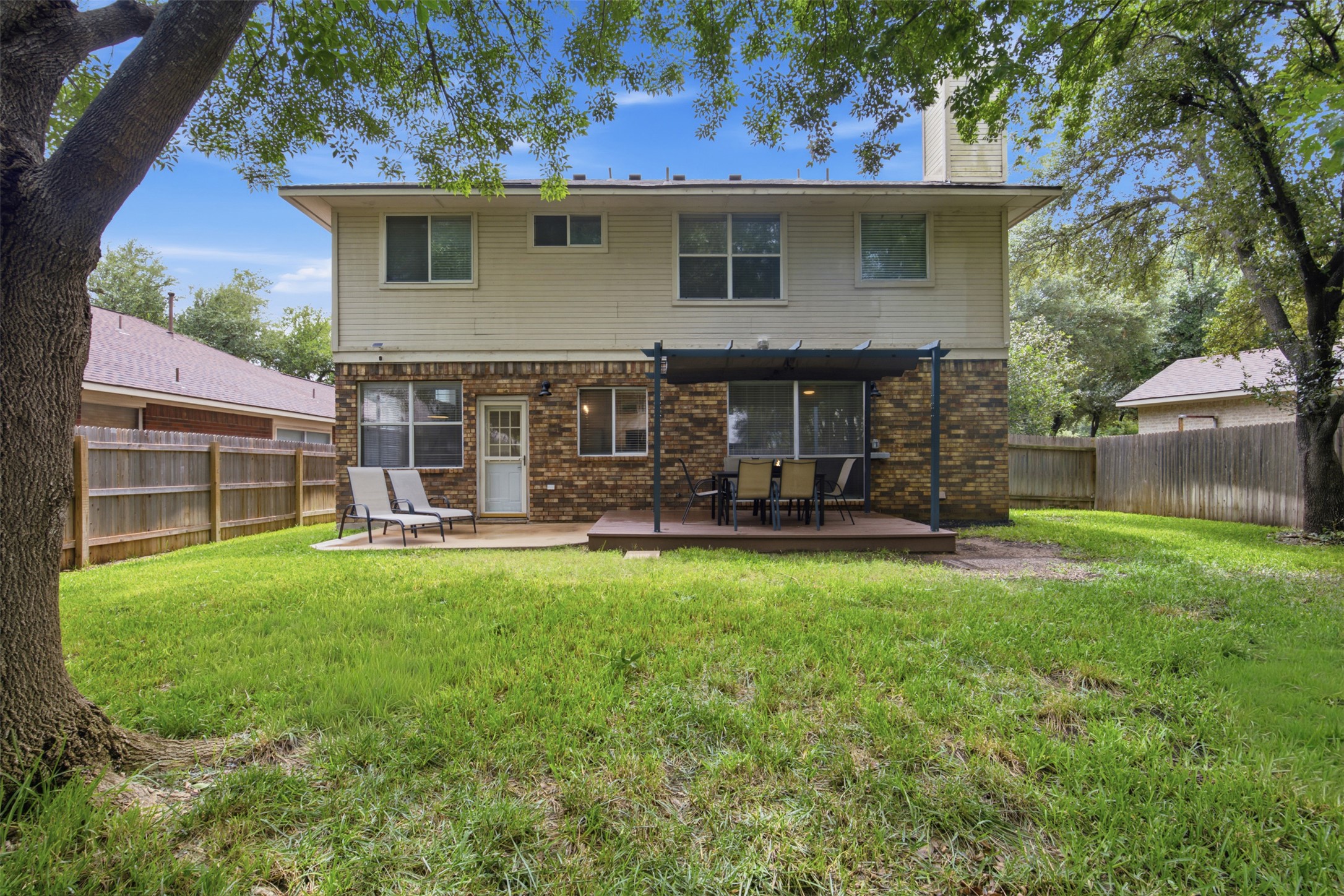 main property photo 24