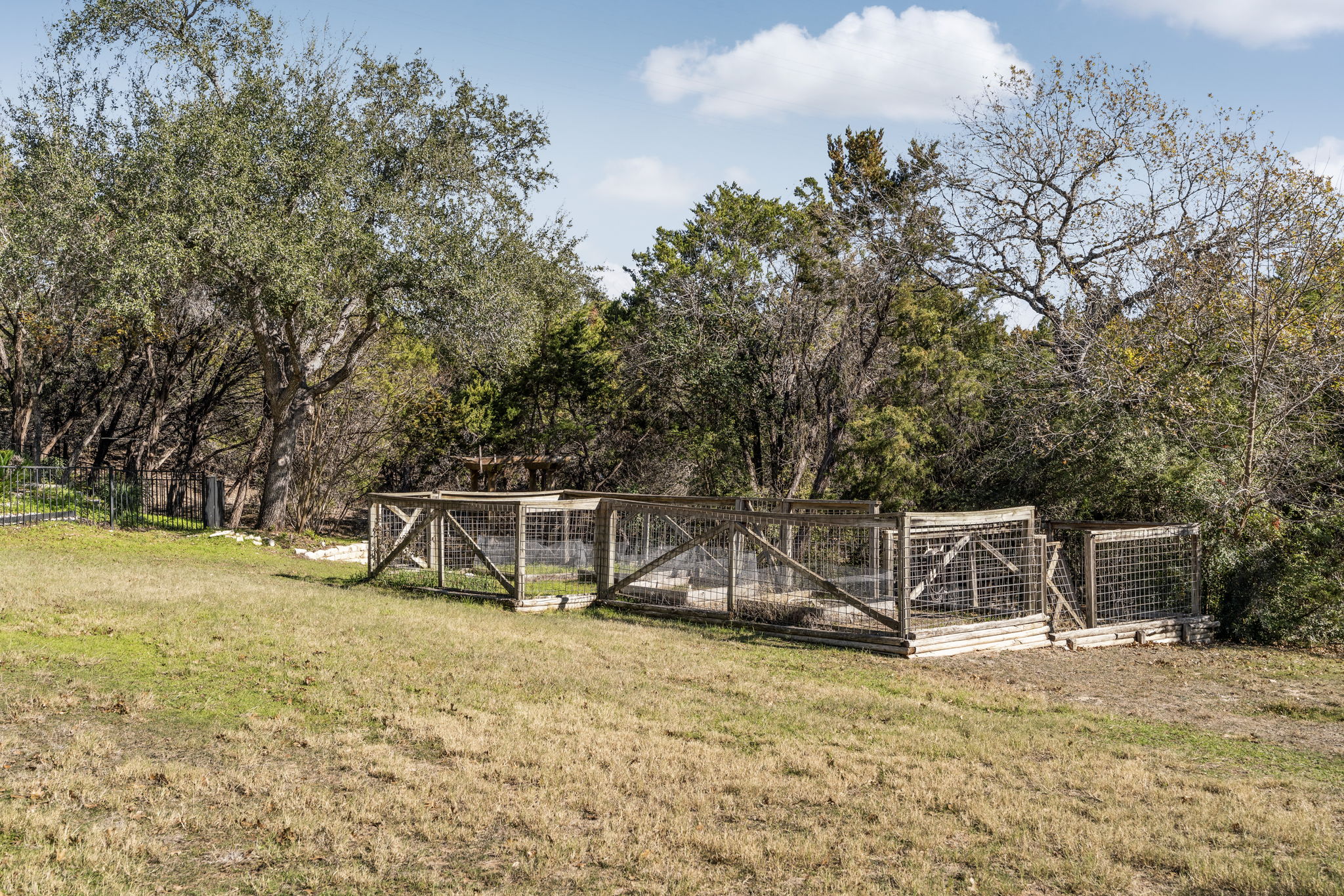 main property photo 32