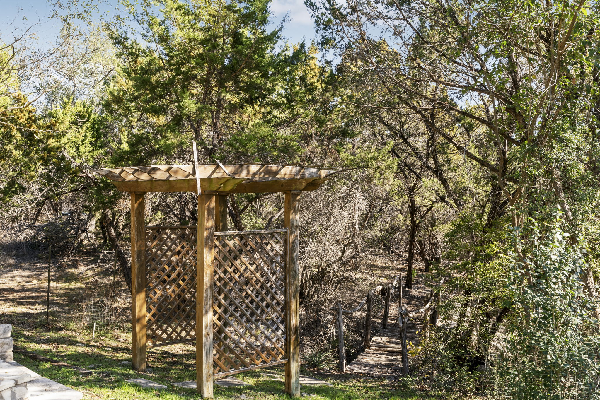 main property photo 33