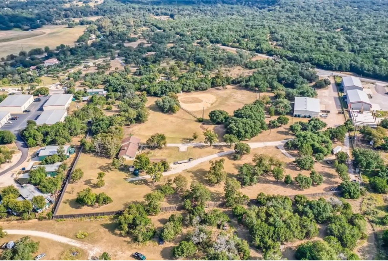 main property photo 4