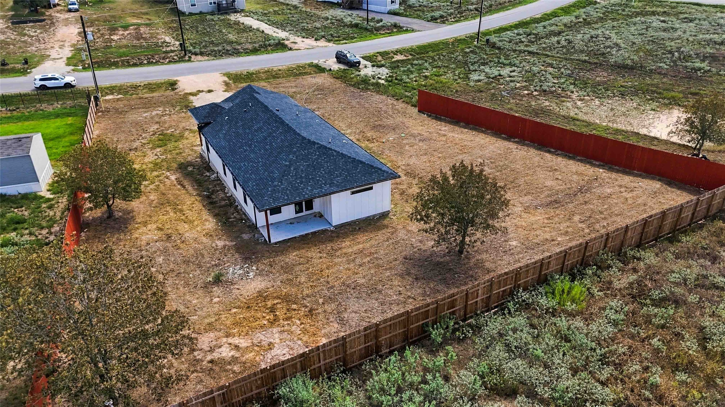 main property photo 27
