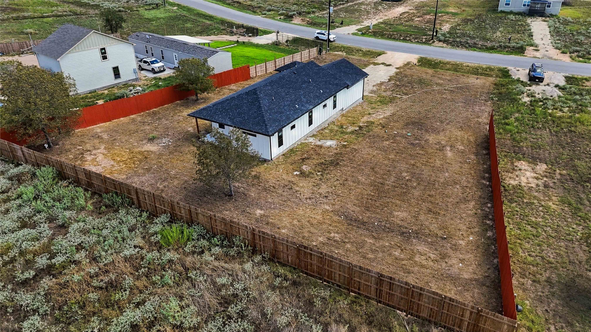 main property photo 28