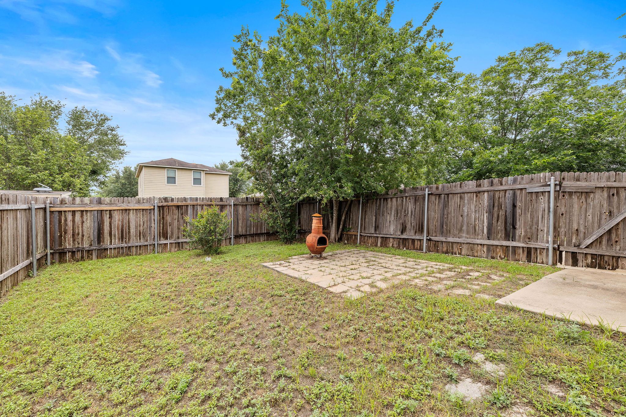 main property photo 27