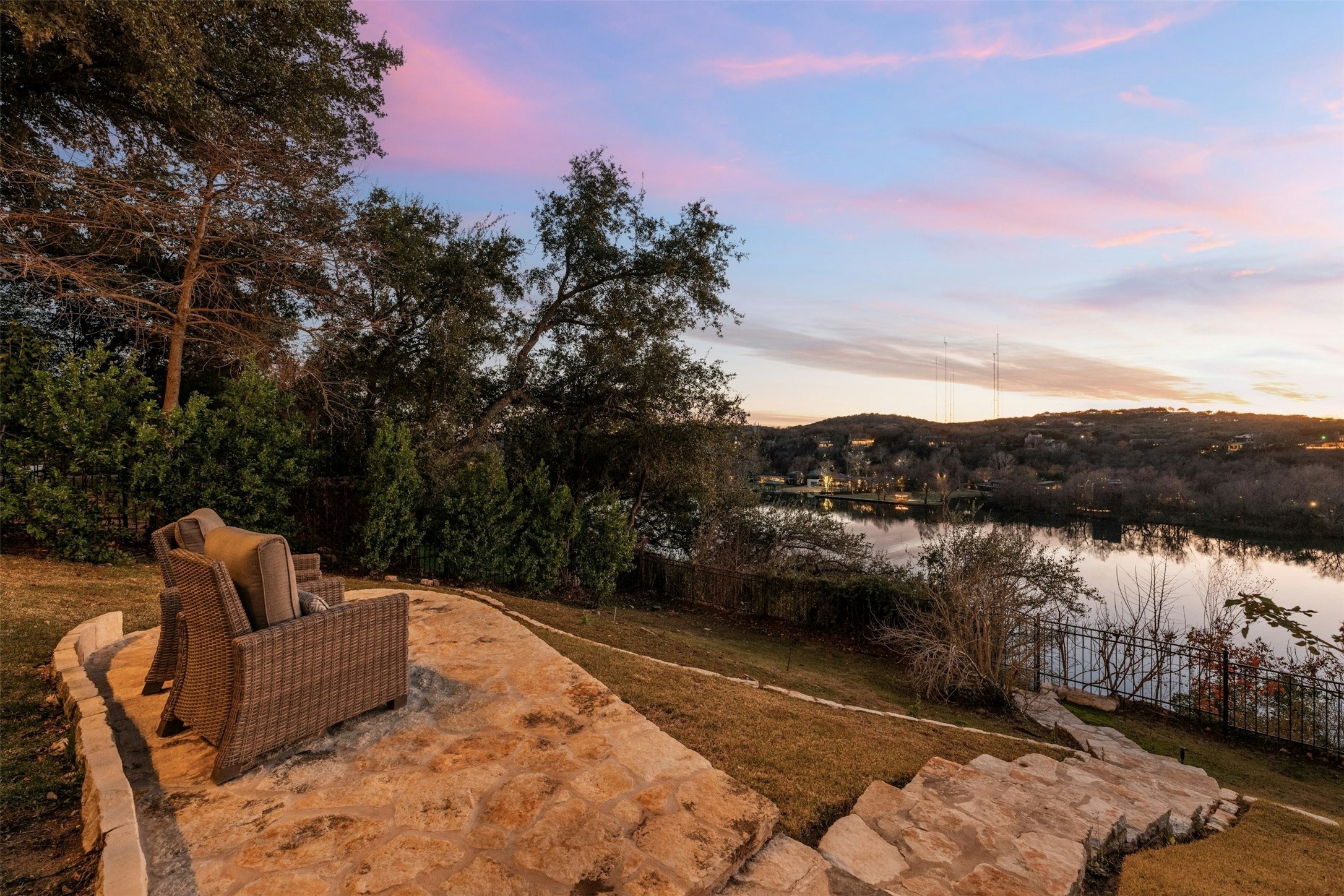 main property photo 32