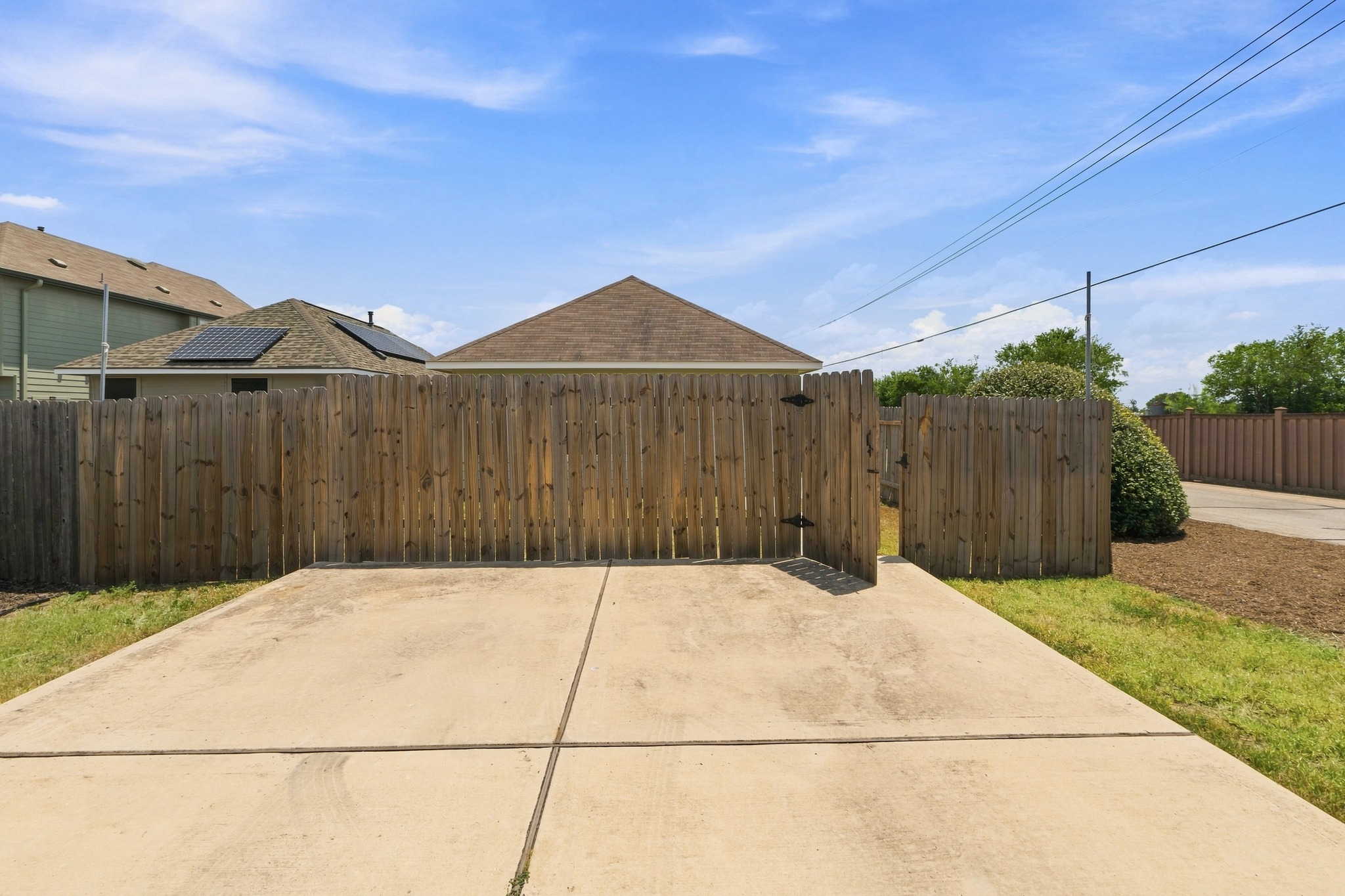 main property photo 27