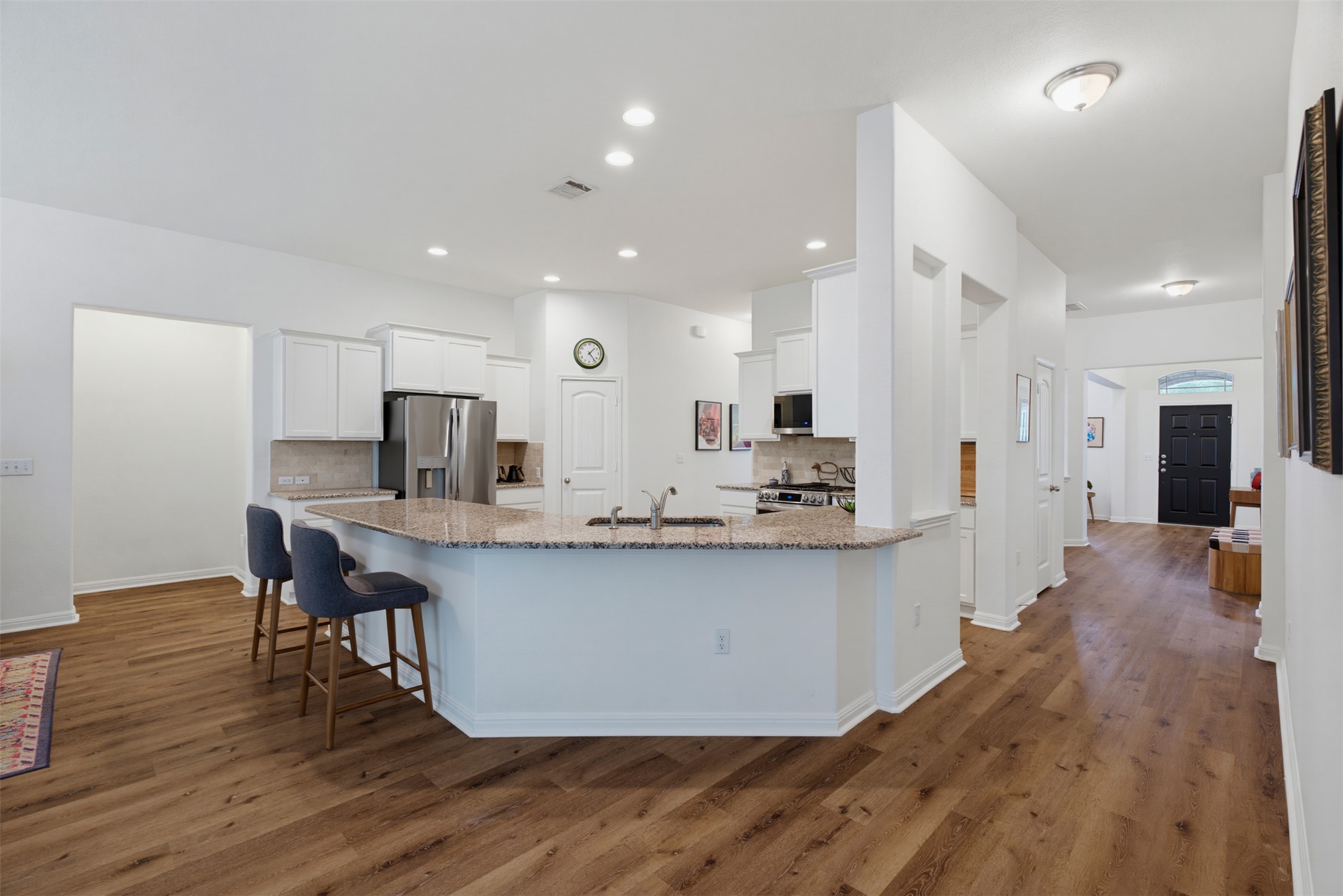 main property photo 14