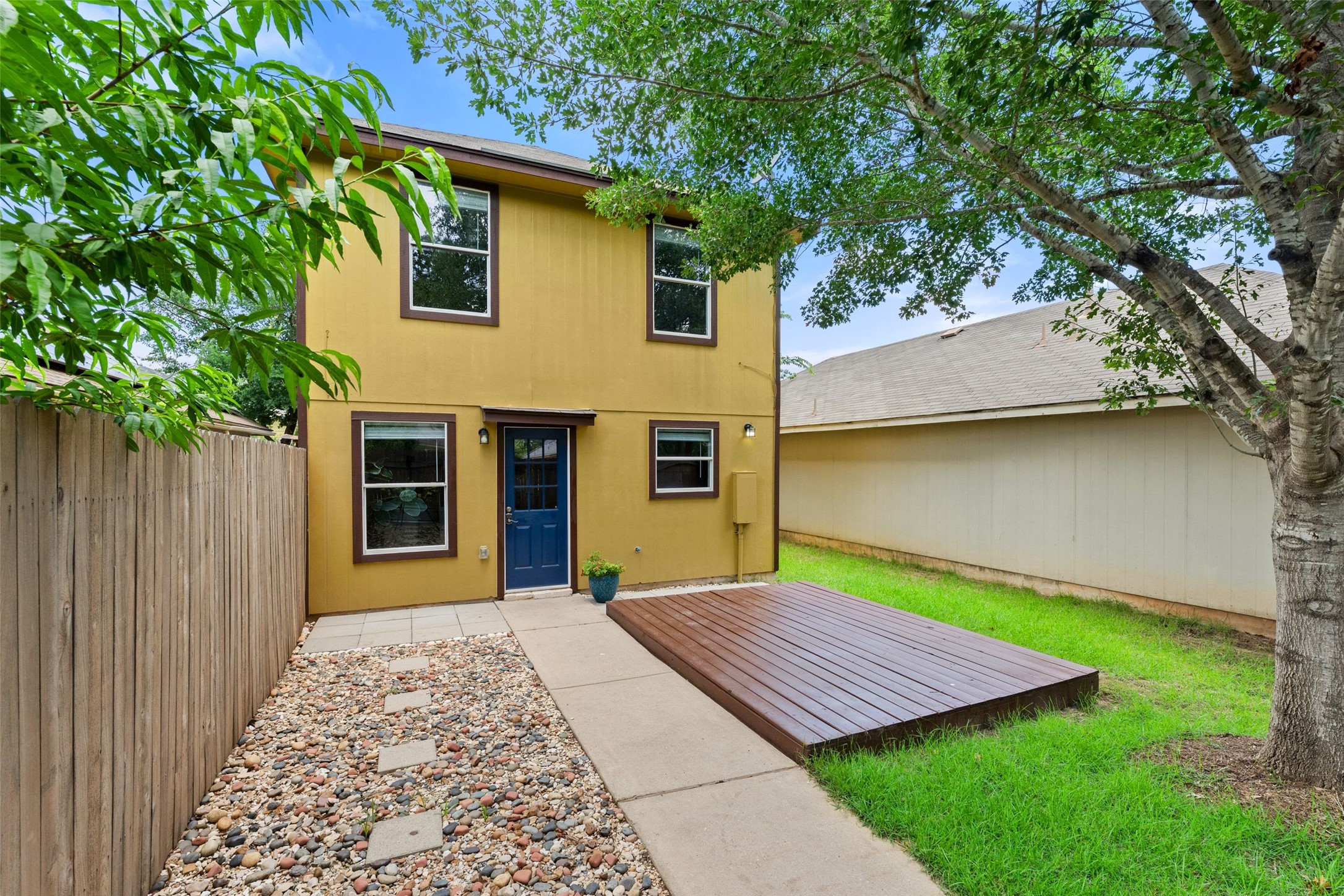 main property photo 31