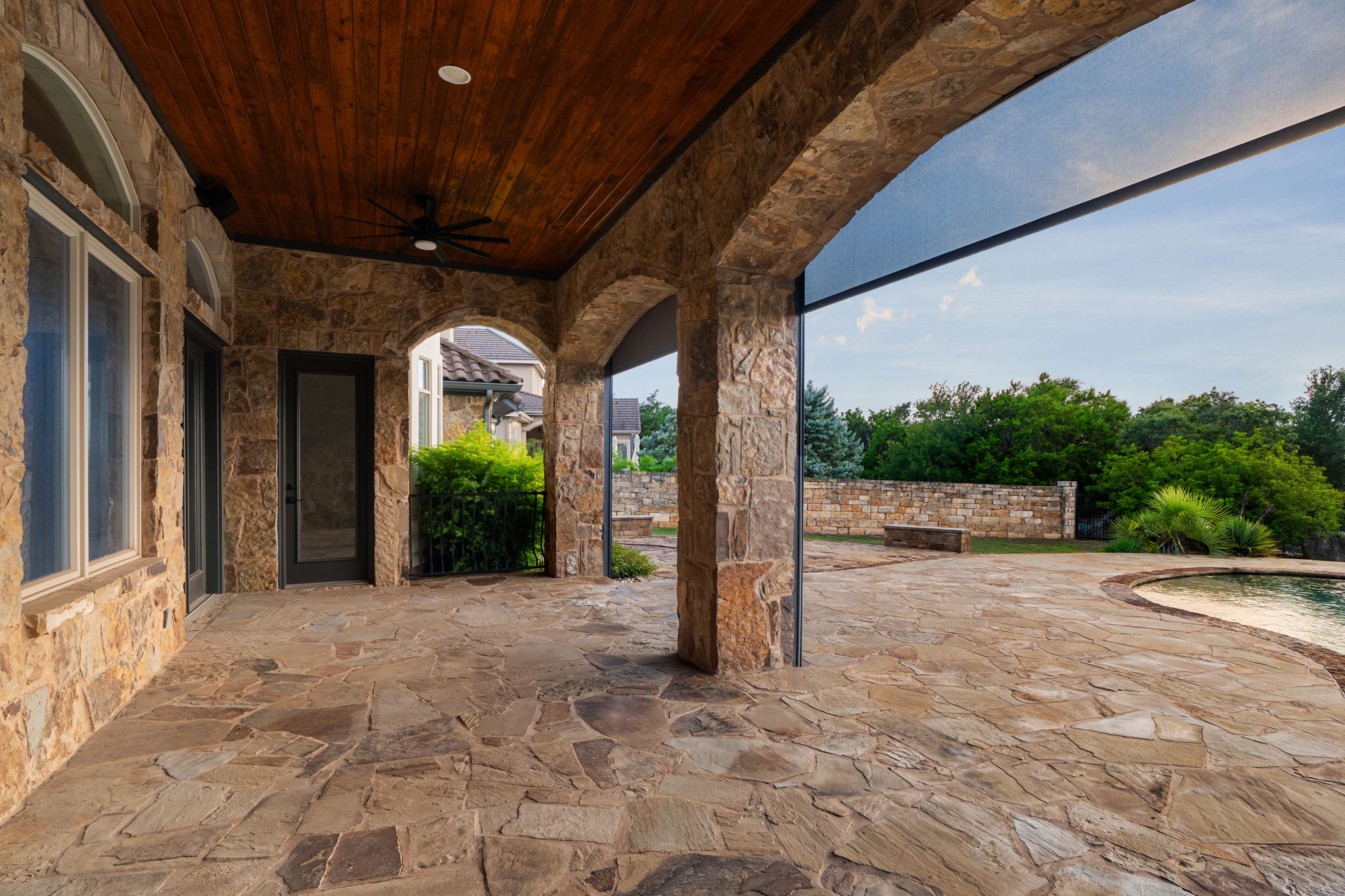 main property photo 32
