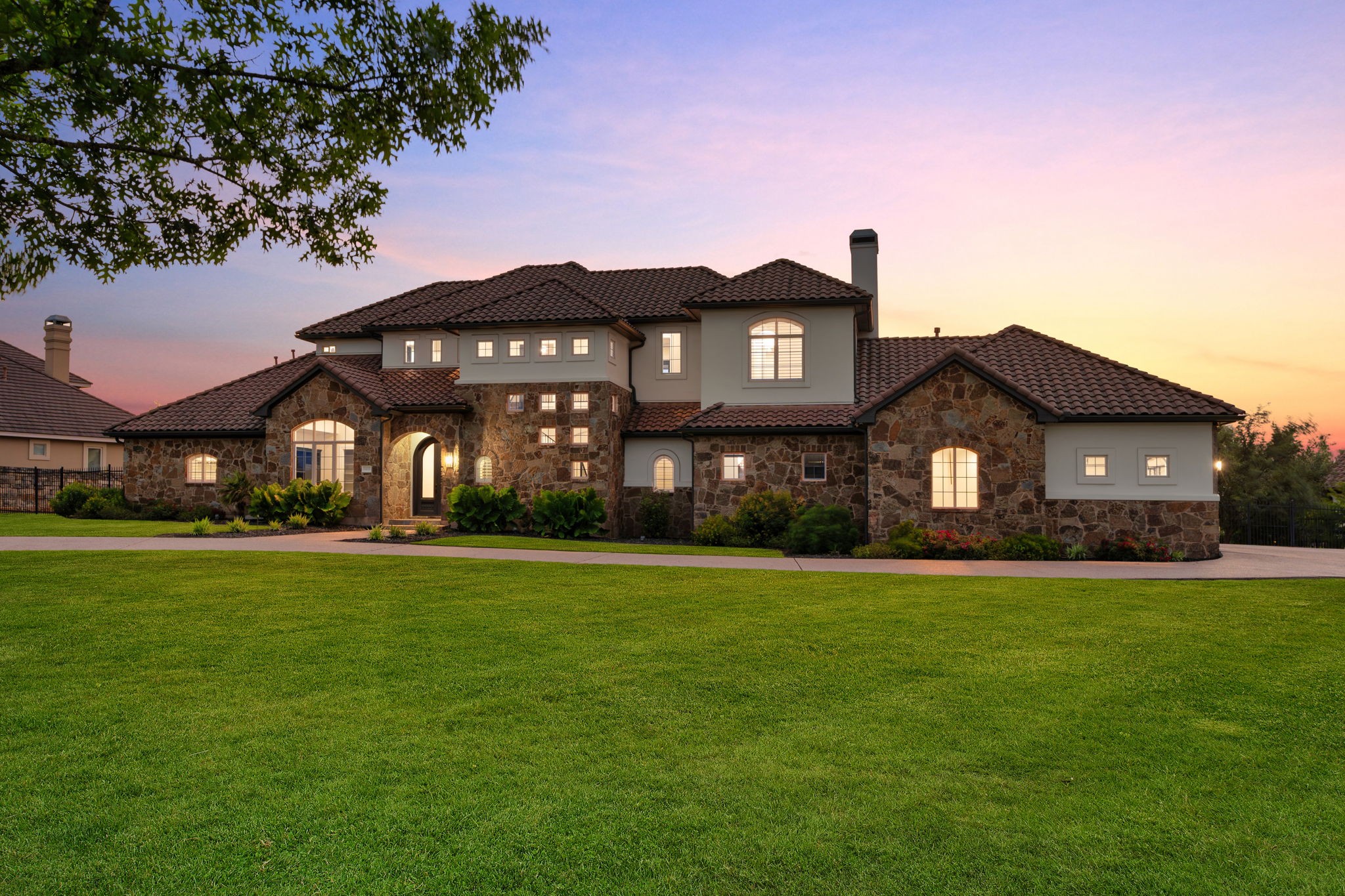 main property photo 4
