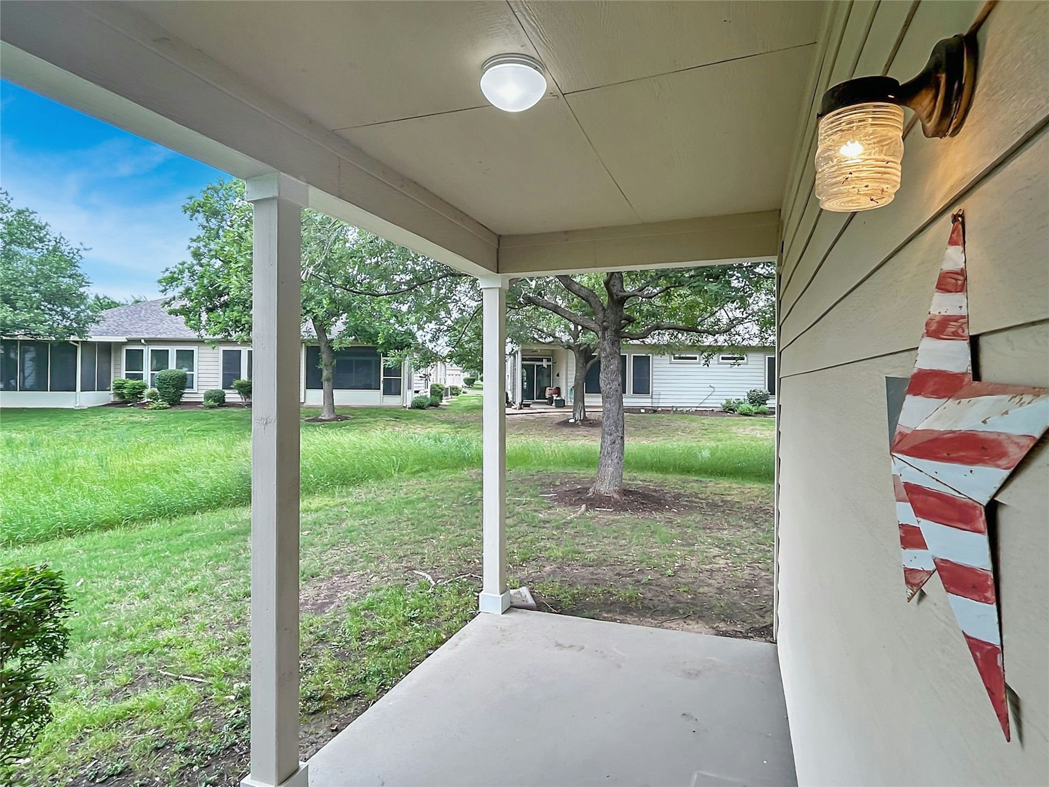 main property photo 23
